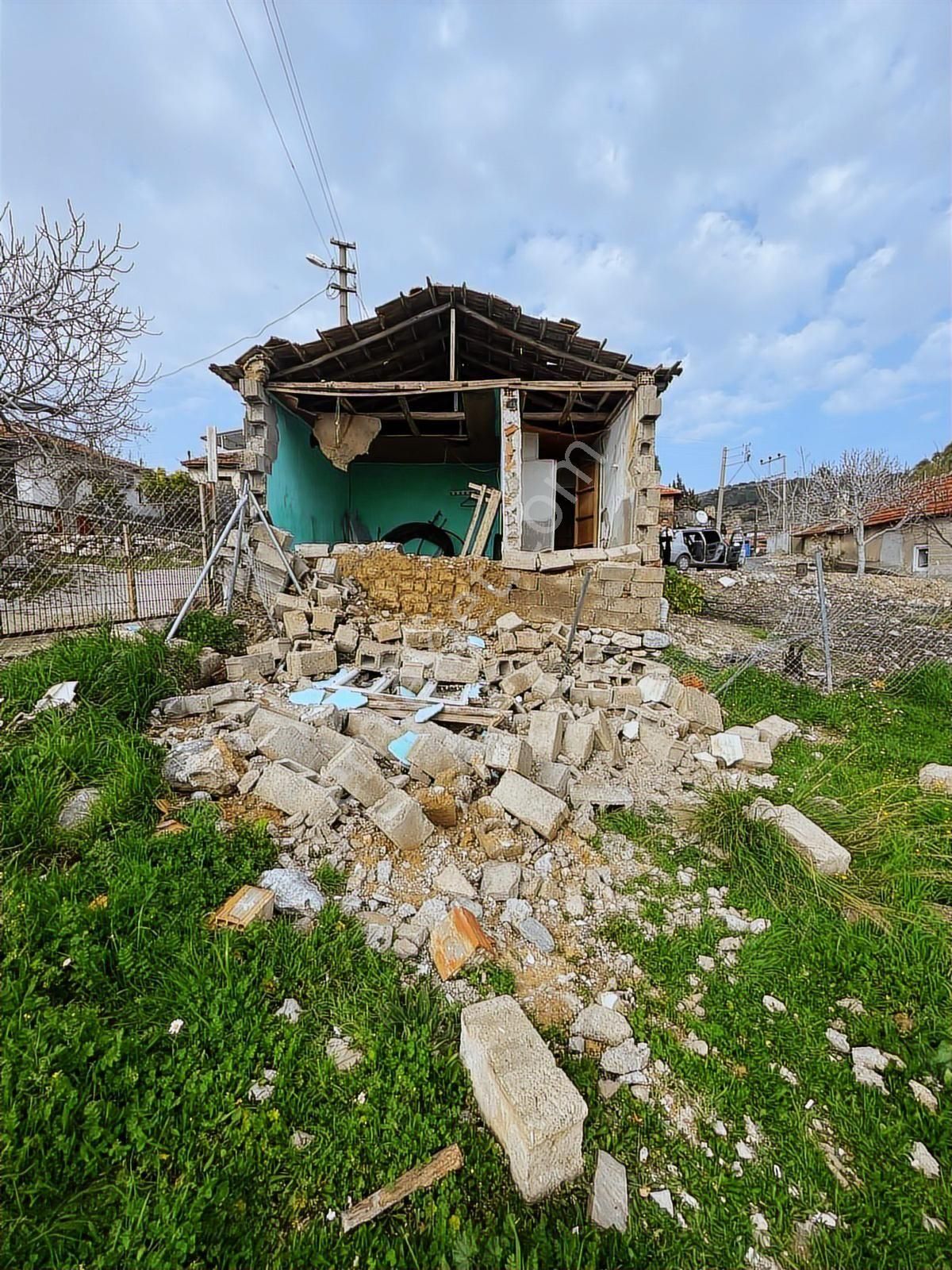 Torbalı Saipler'de Evi Olan Köyiçi İmarlı Satılık 467 M² Arsa - Görsel 17