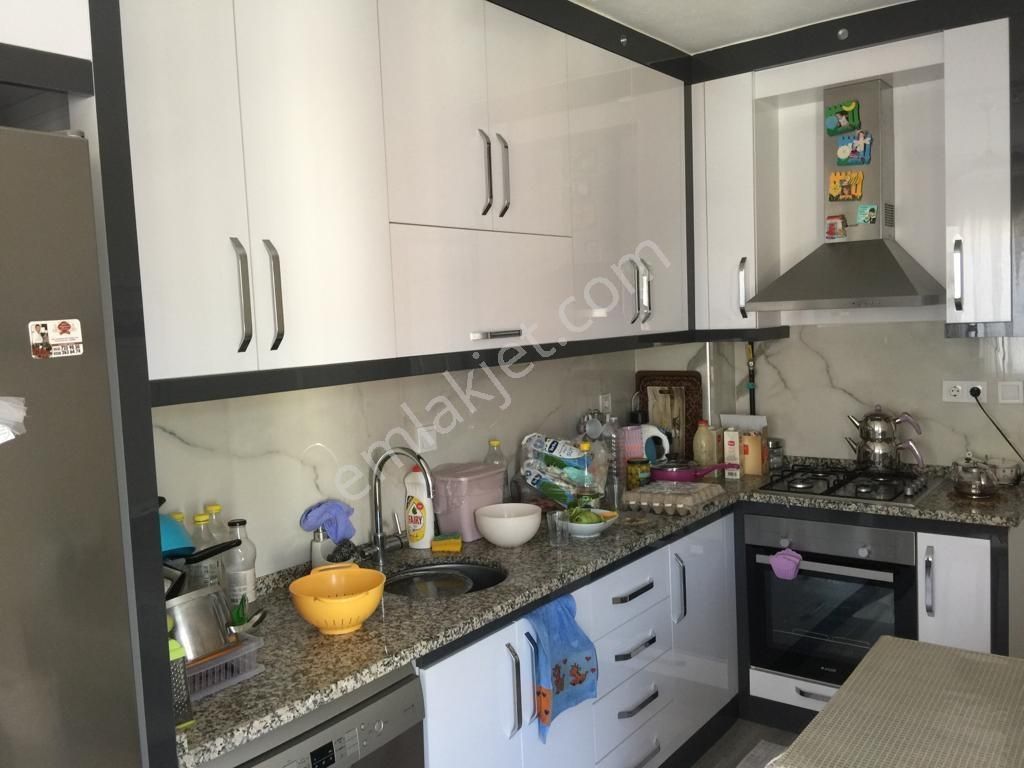 Atatürk Ortaokulu Yakını***3+1**150m2 ** Ferah Daire