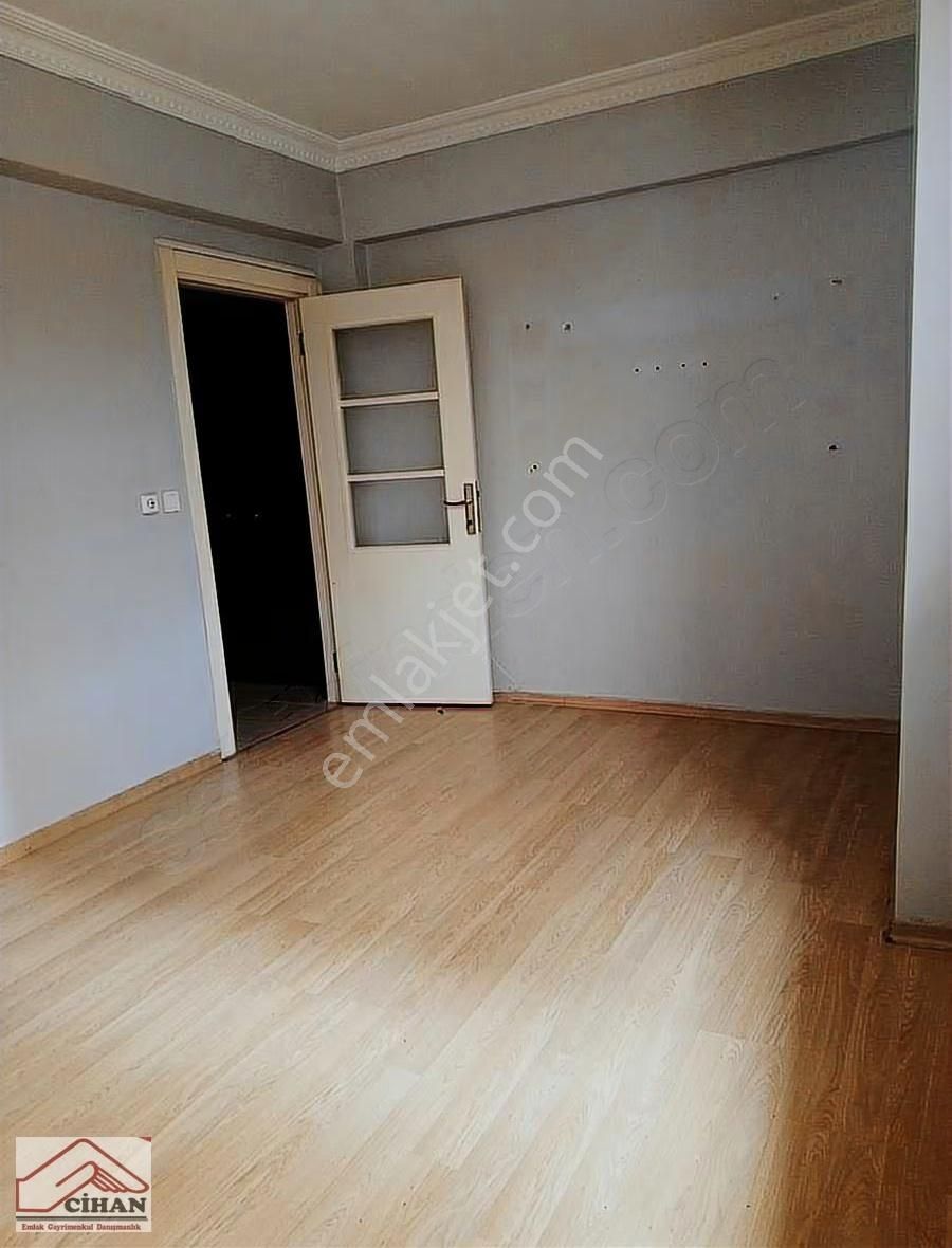 Çobançeşmede Müstakil Tadında, Bahçeli & Ayrı Mutfaklı 1+1 - Görsel 3