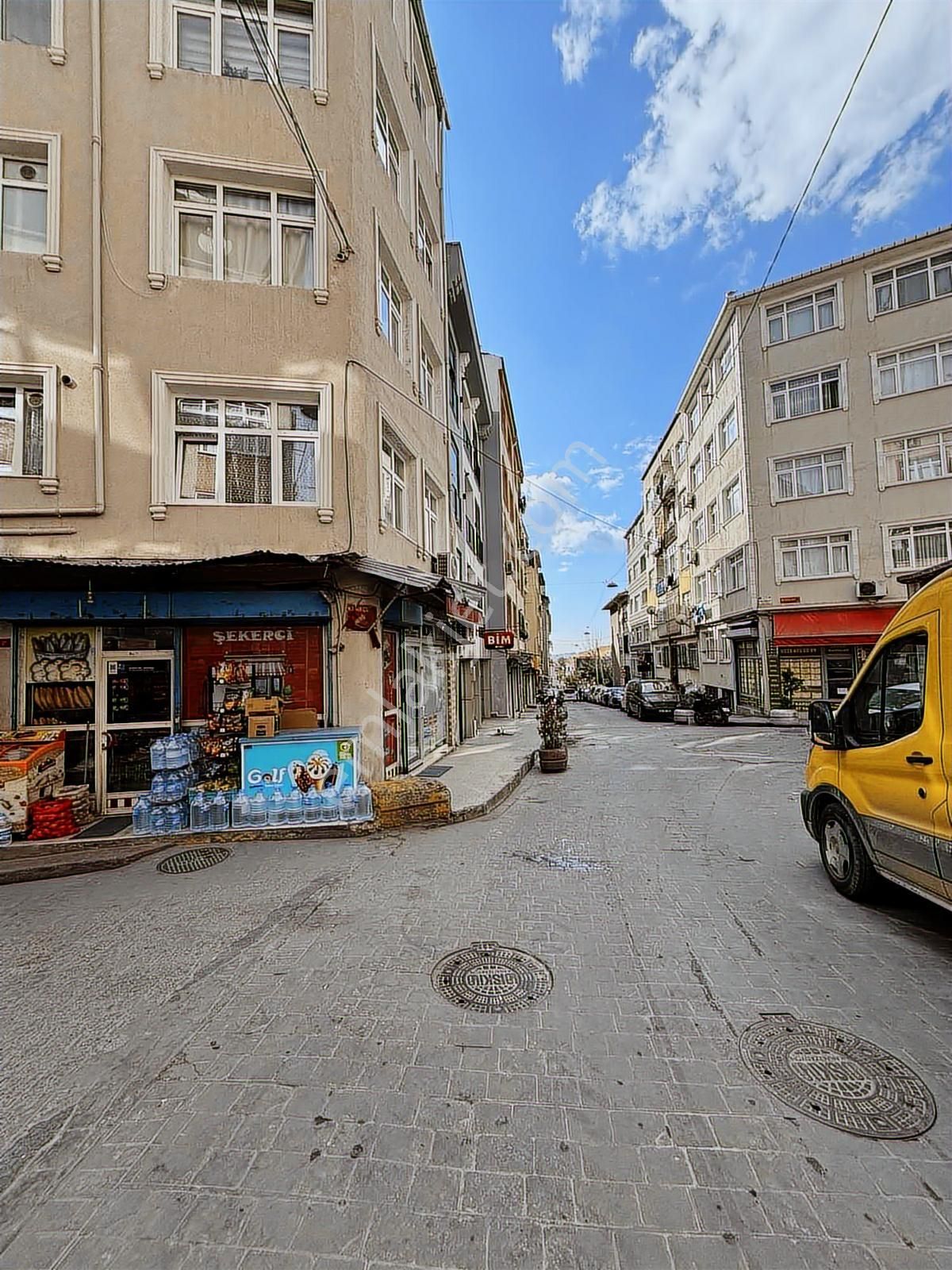 Beyoğlu Kadı Mehmet Efendi'de Satılık 1+1 Yenilenmiş Boş Daire - Görsel 2