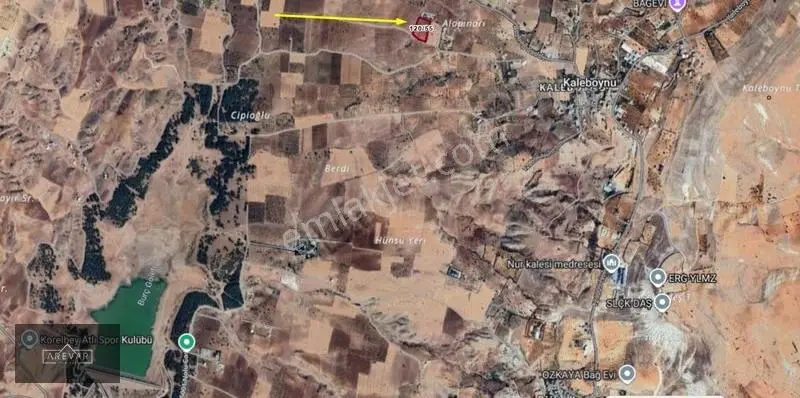 Kaleboynu'nda Satılık Gölet Manzaralı Zeytinli Arazi Yolu Var