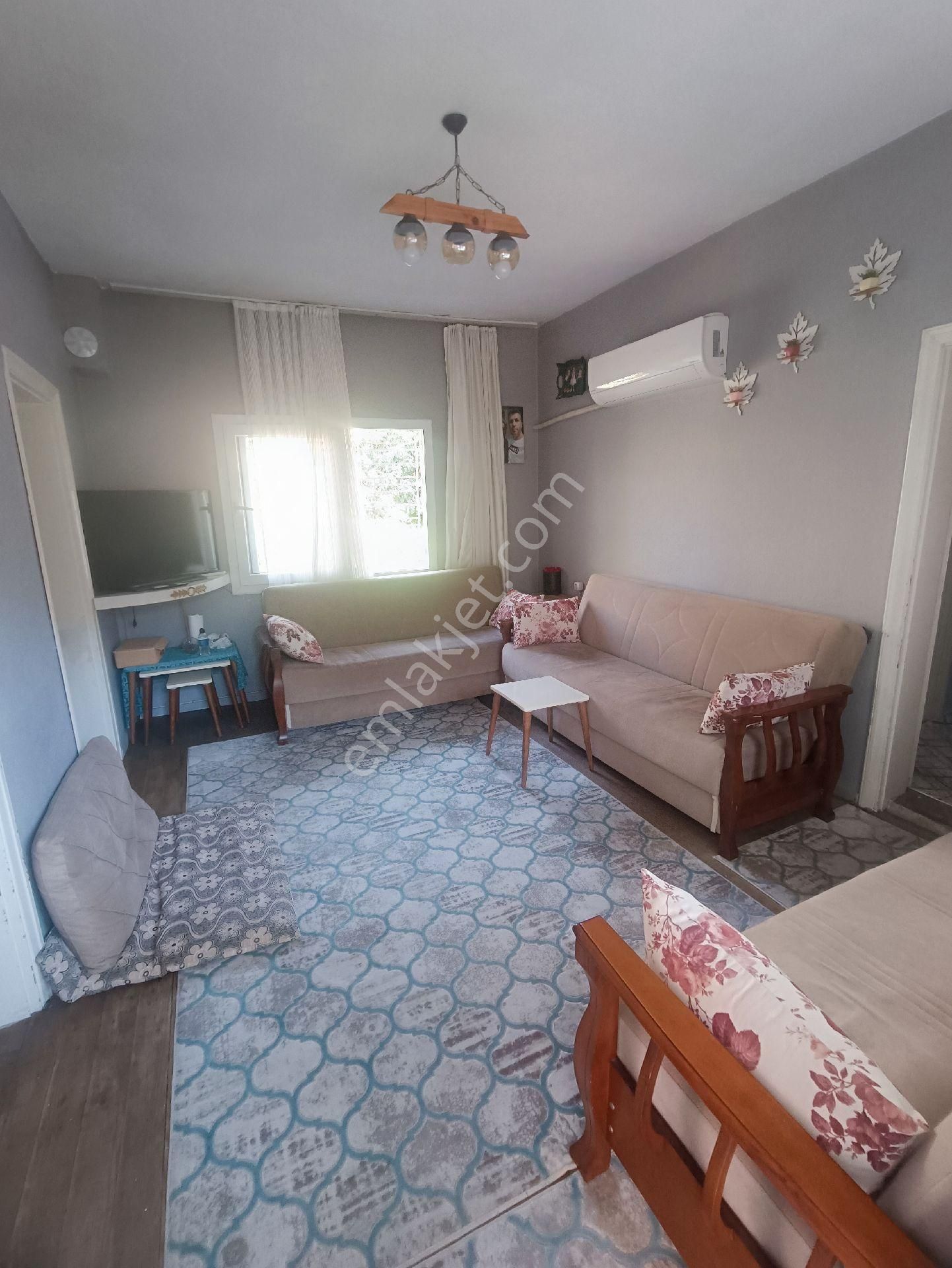 Mersin Sağlık Mahallesi 2 Katlı Müstakil Komple Satılık