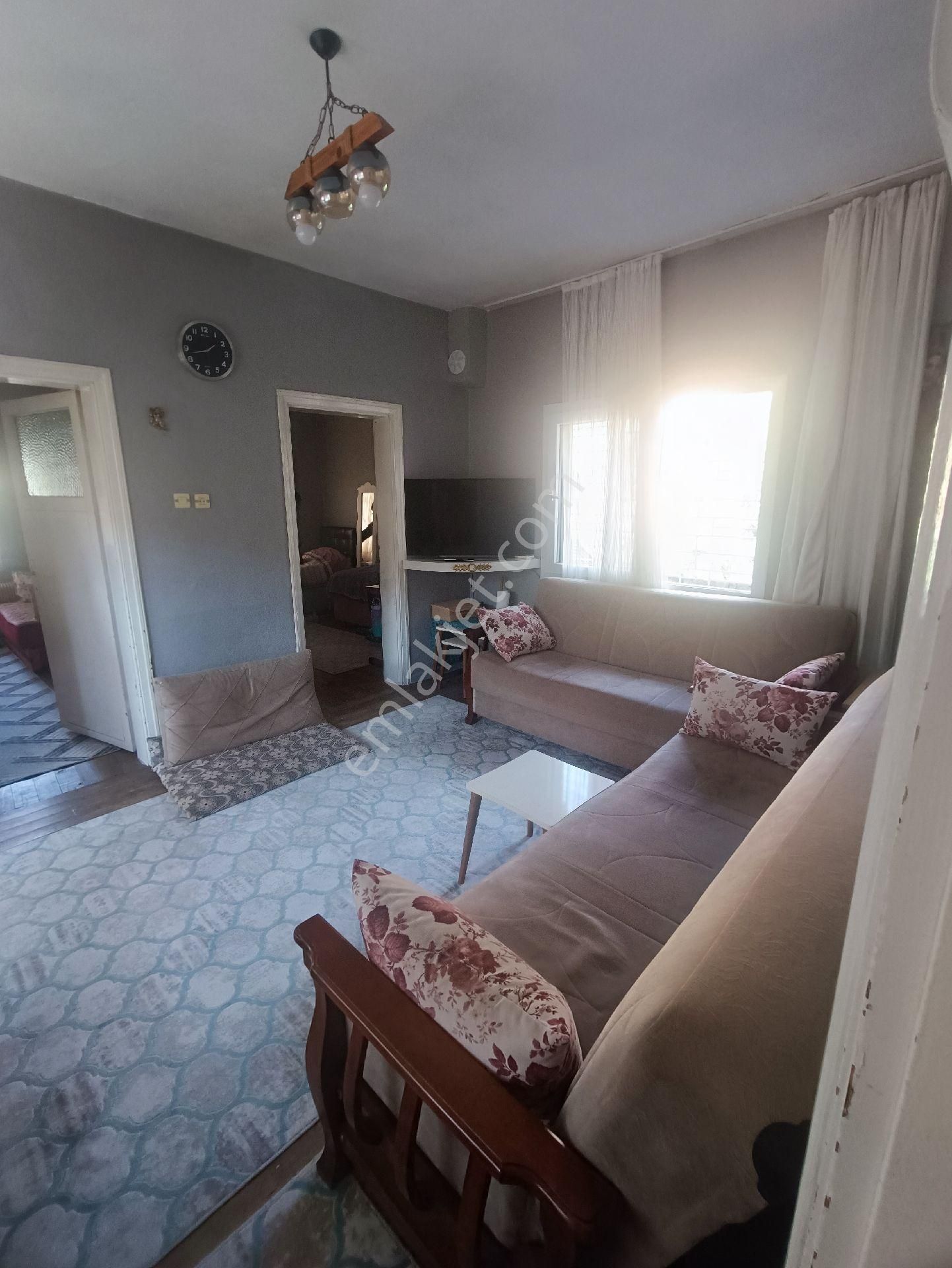 Mersin Sağlık Mahallesi 2 Katlı Müstakil Komple Satılık - Görsel 7