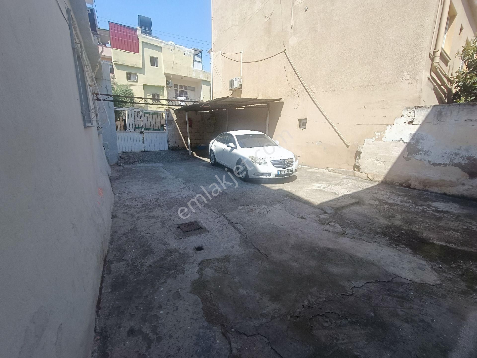 Mersin Sağlık Mahallesi 2 Katlı Müstakil Komple Satılık - Görsel 22