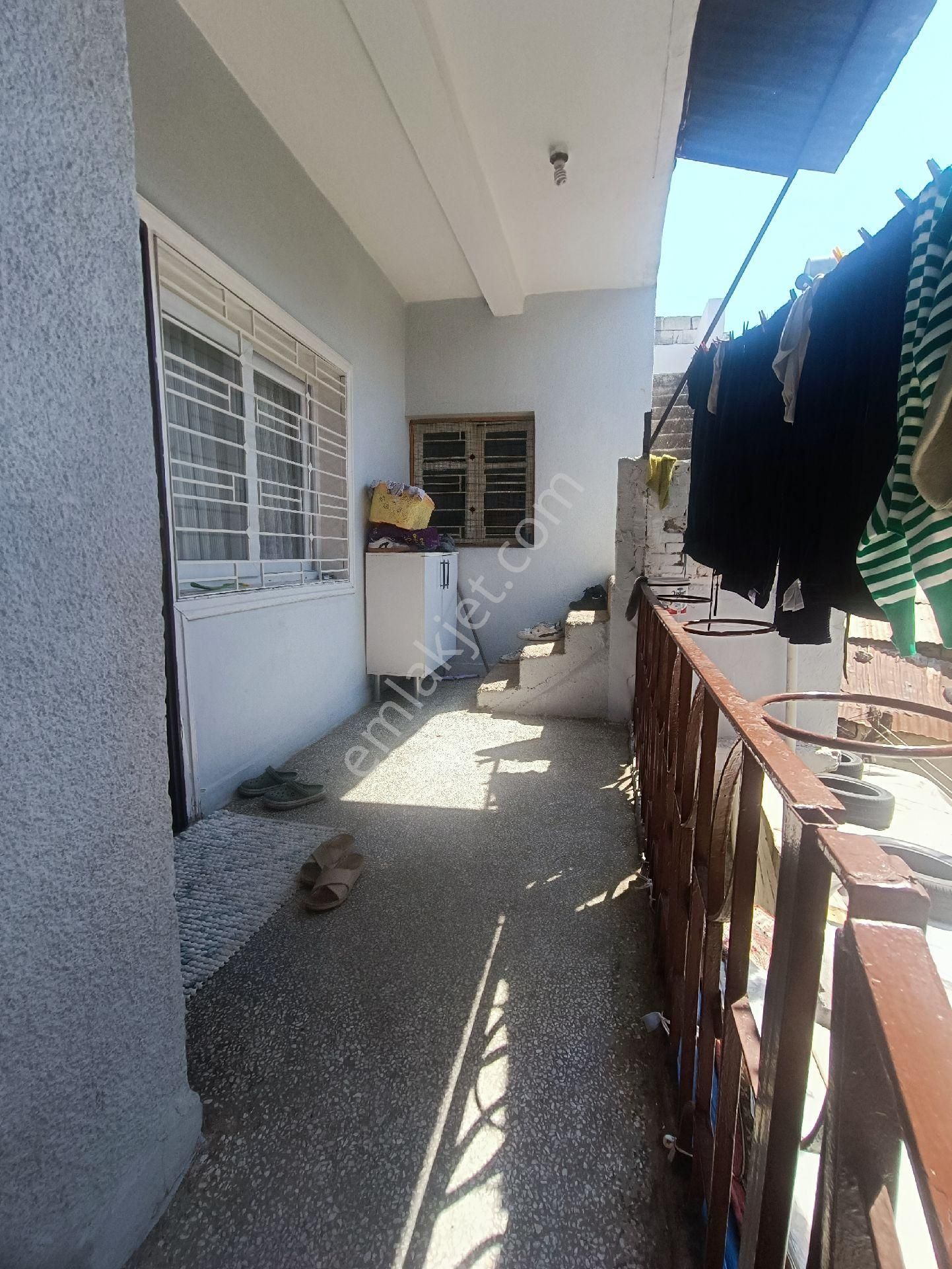 Mersin Sağlık Mahallesi 2 Katlı Müstakil Komple Satılık - Görsel 19