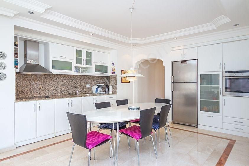 Alanya Oba’da Denize 50 Metre İkamete Uygun 2+1 Satılık Daire - Görsel 3