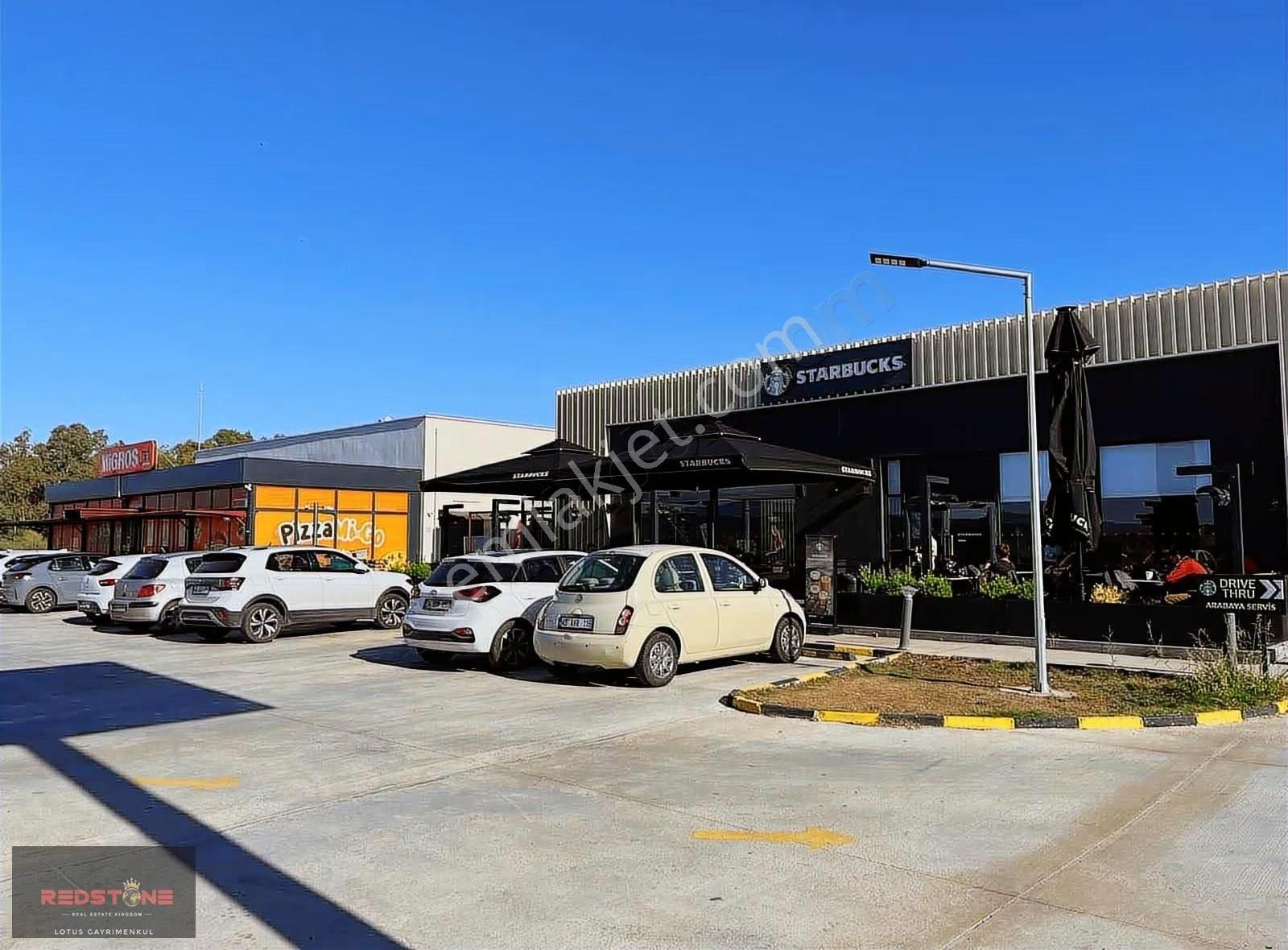 Yeni Açılacak Avm Karşısında Bahçe Katı Havuz Başı Satılık 1+1