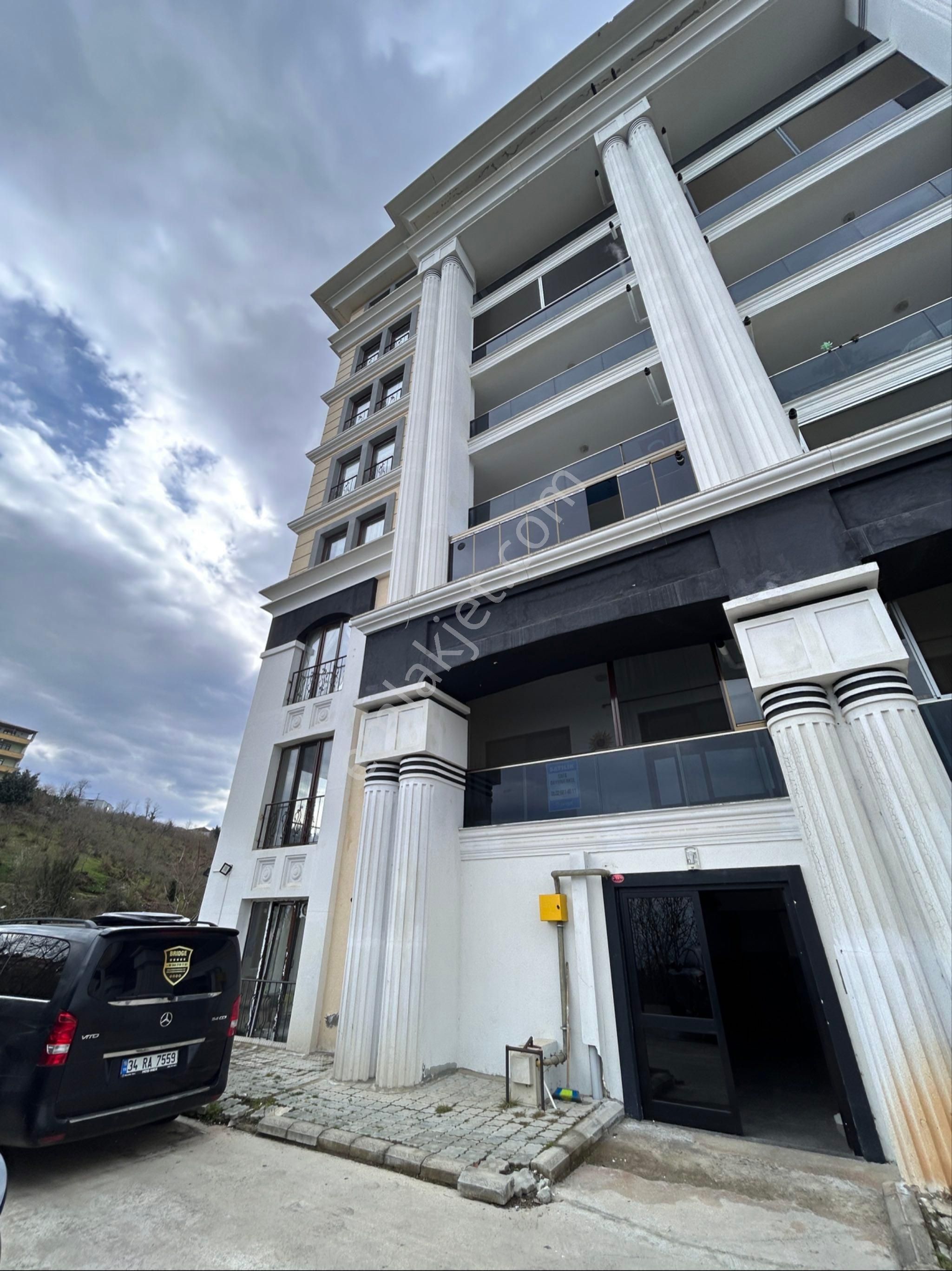 Trabzon Pelitli De Satılık 1+1 Daire - Görsel 9