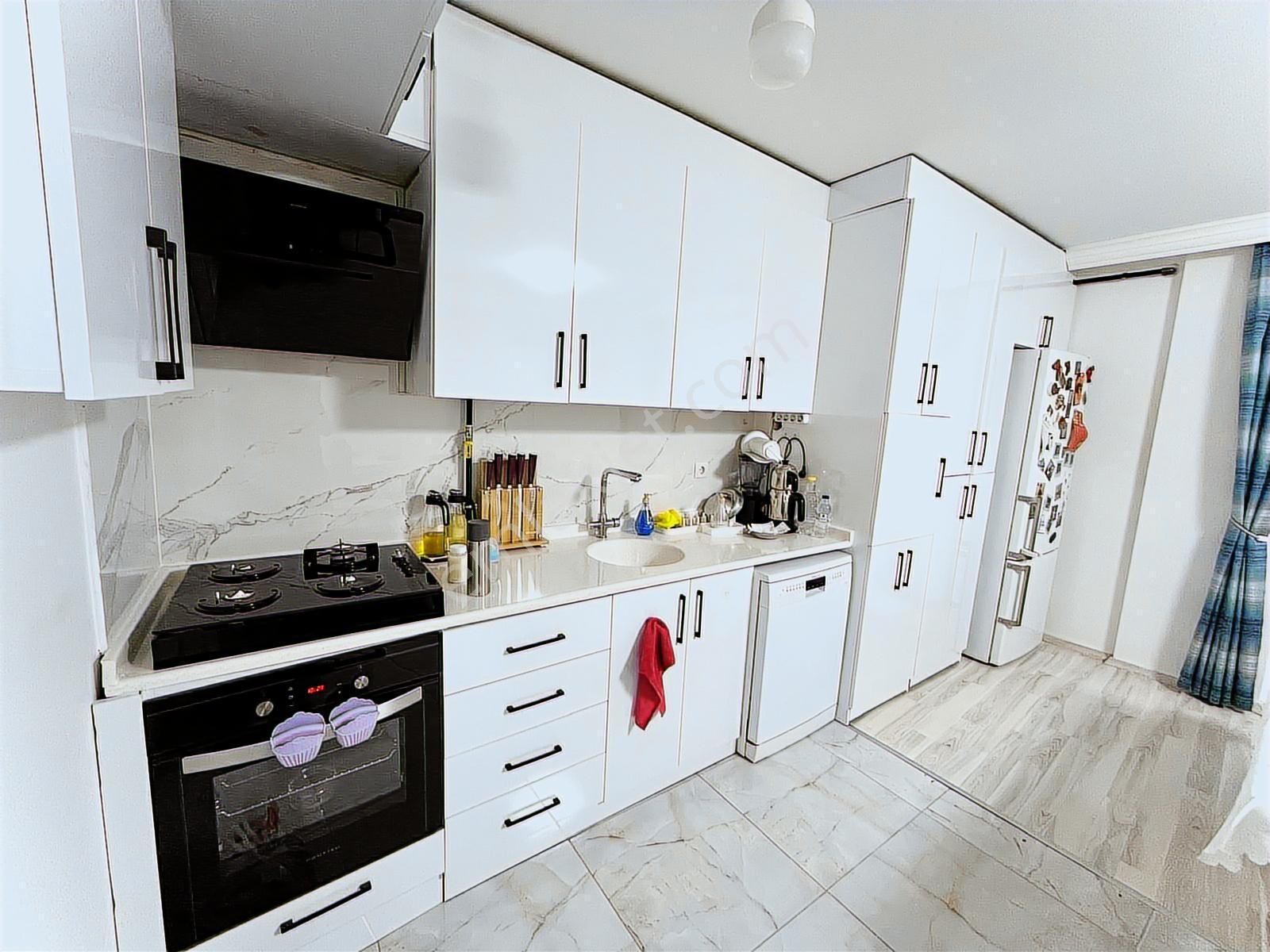 Antalya Şehir Merkezinde Ferah Ve Kullanışlı 2+1 Satılık Daire - Görsel 4