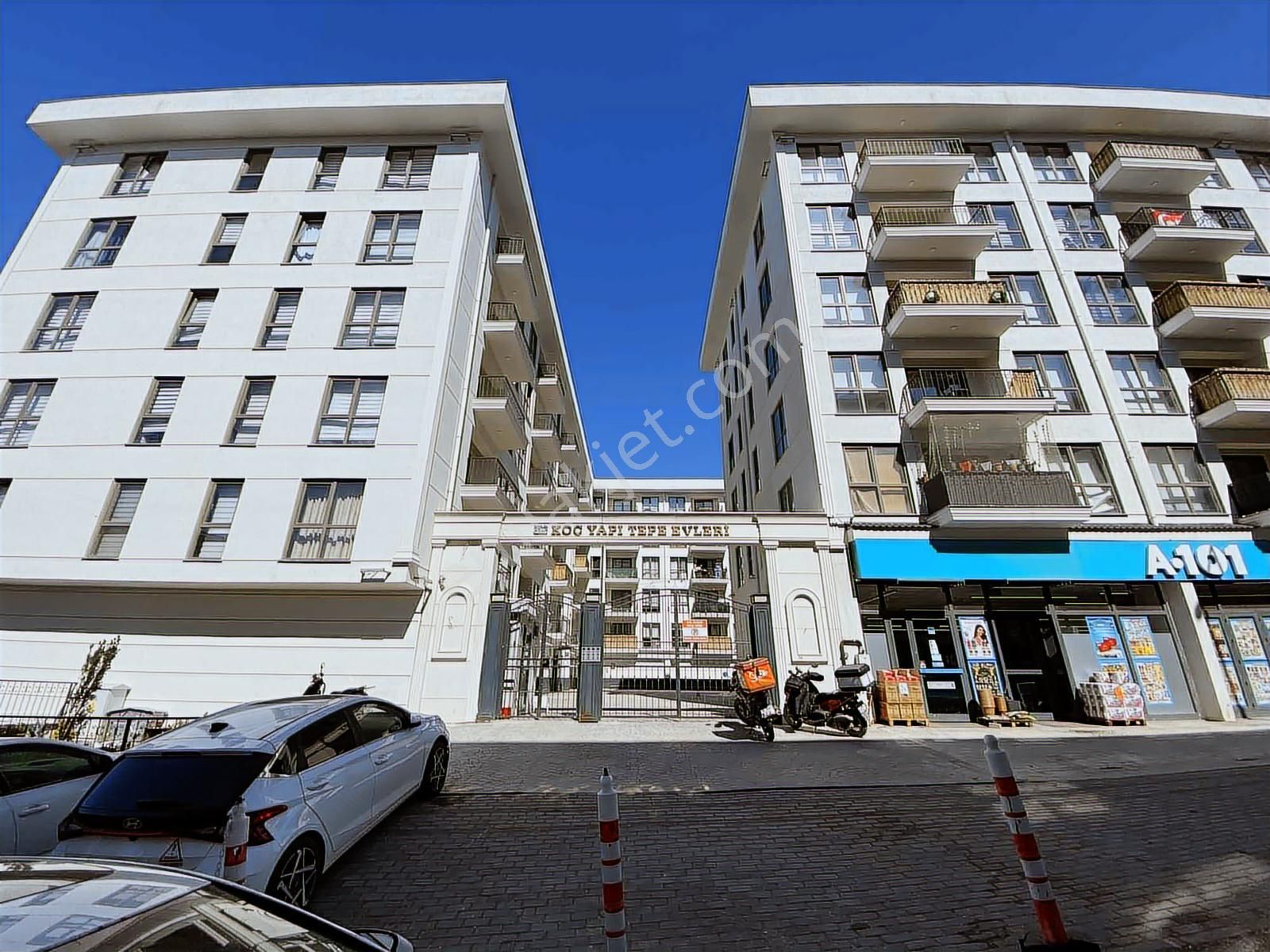 K2 Pera'dan Koç Tepe Evleri 2+1 Havuzlu Güvenlikli