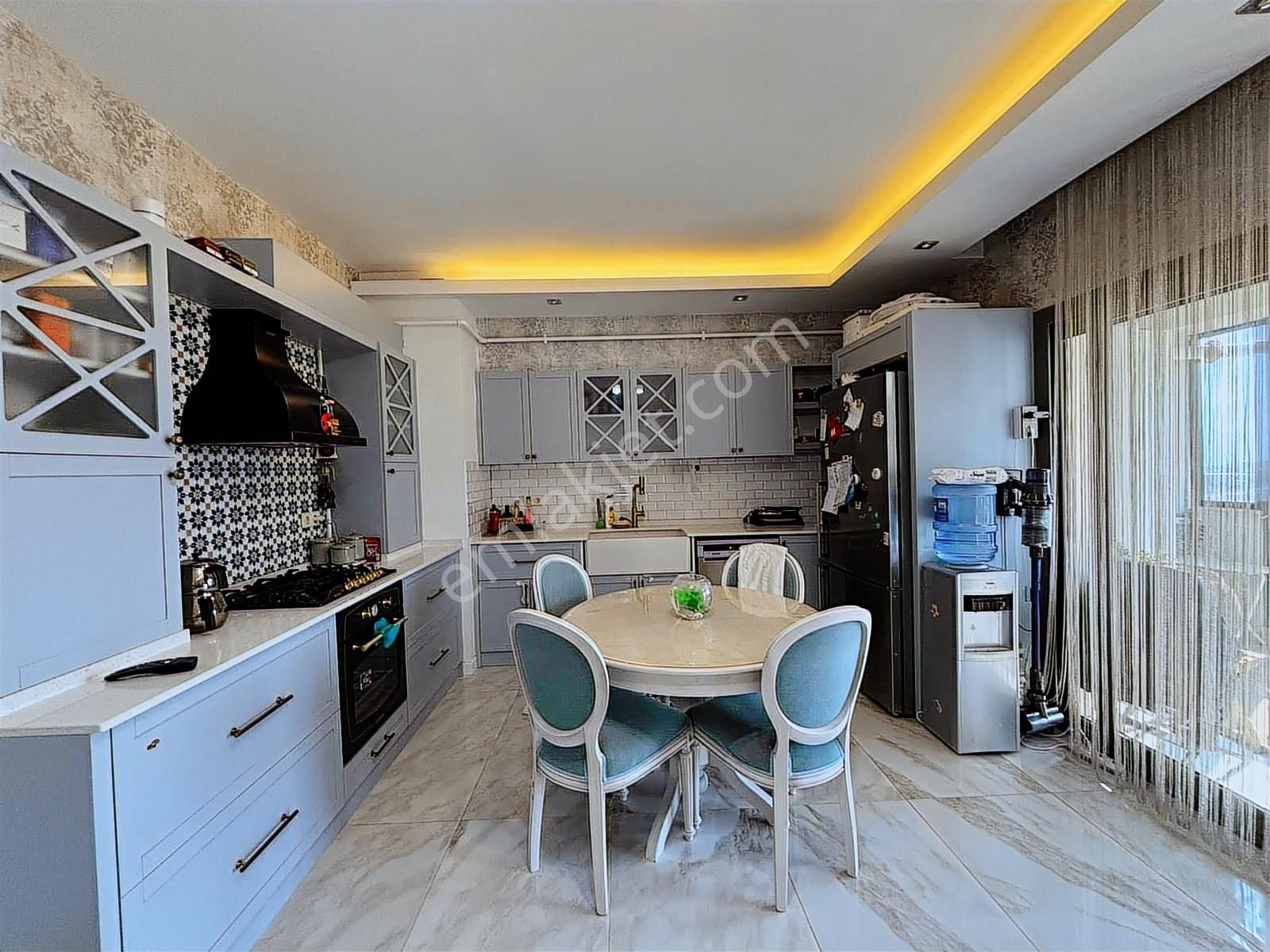 Demirler'den Göveçlik'te Doğa Manzaralı Arakat 3,5+1 Rezidans