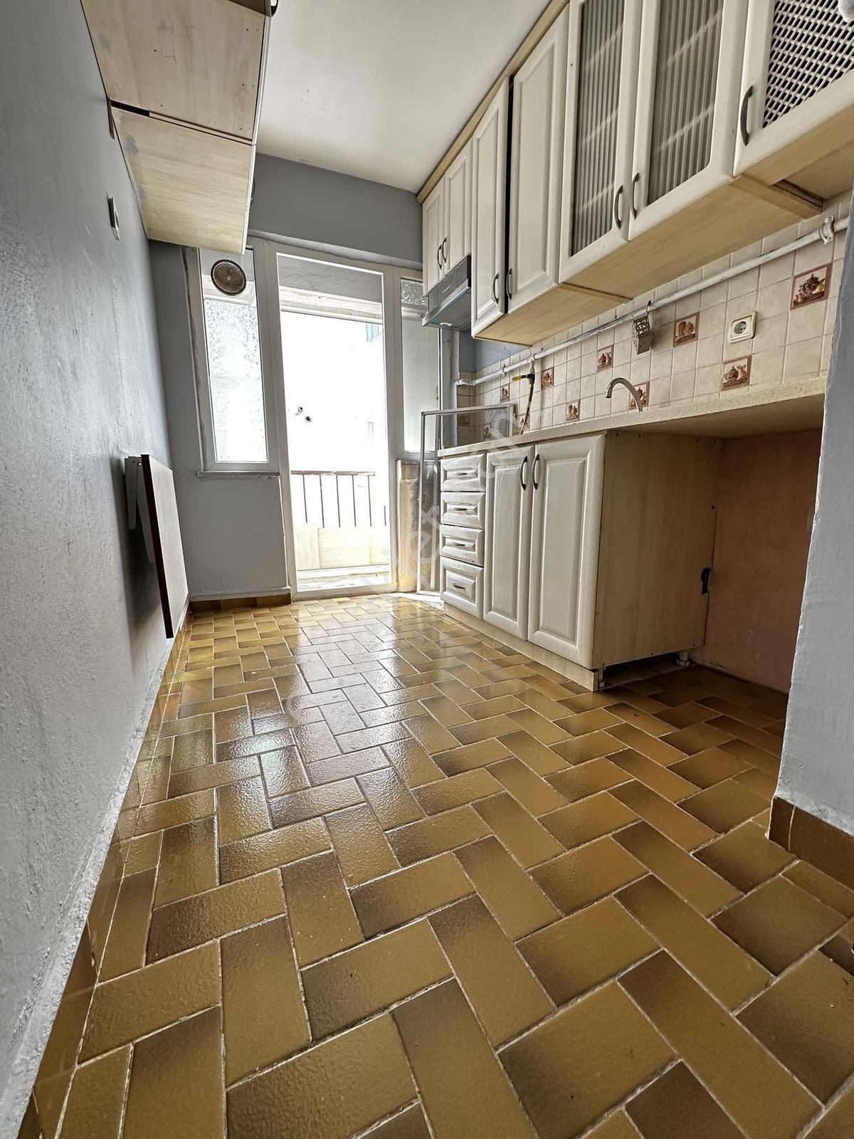 Metroya 4 Dk Mesafede 2+1 Ara Kat 90m2 Bakımlı Kiralık Daire - Görsel 7