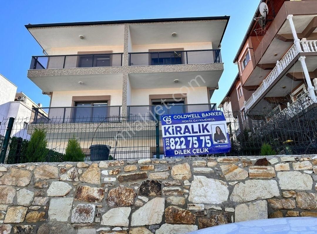 Foça Kazım Dirik Mah. Kiralık 3+1 Dubleks Daire