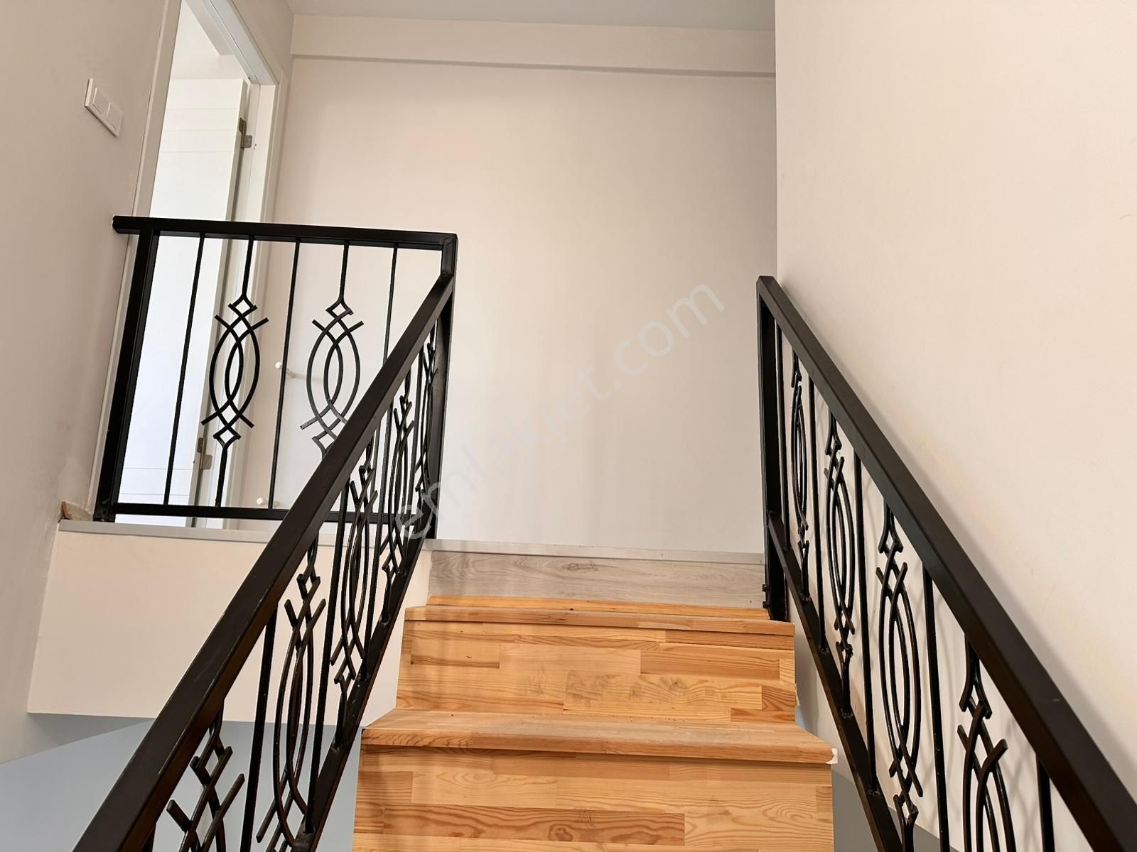 Foça Kazım Dirik Mah. Kiralık 3+1 Dubleks Daire - Görsel 13