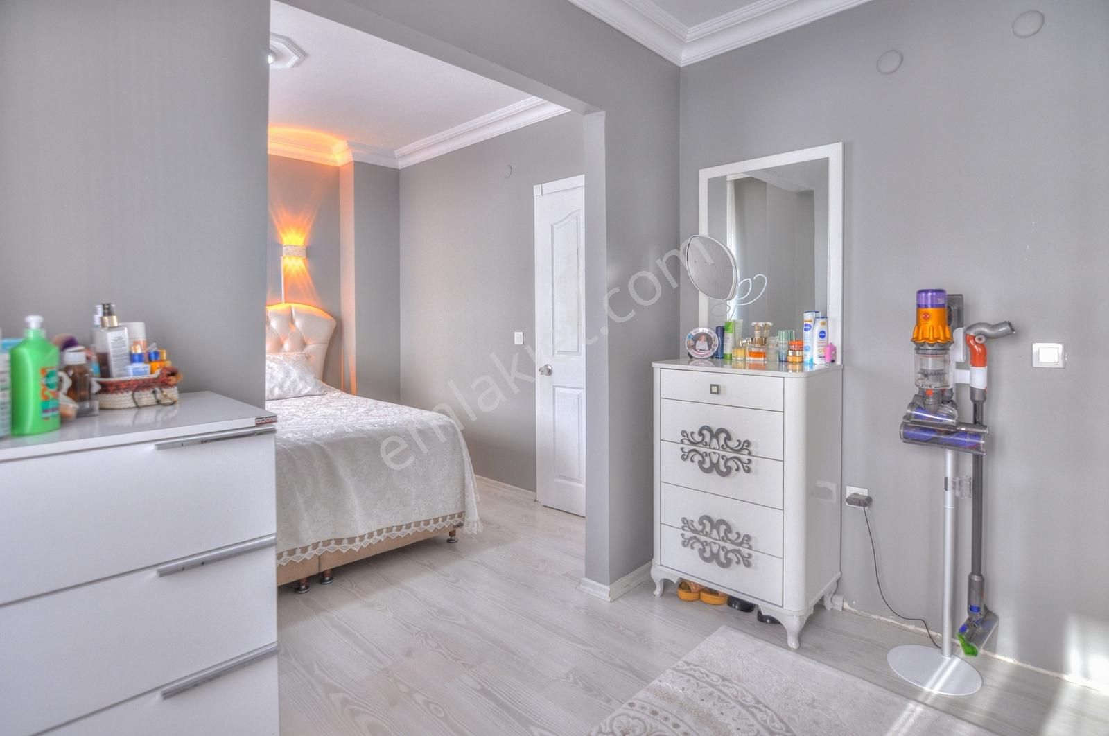 Yenigünde Şık Tasarımlı 5+1 Dubleks İki Daire Olarak Kullanım - Görsel 11