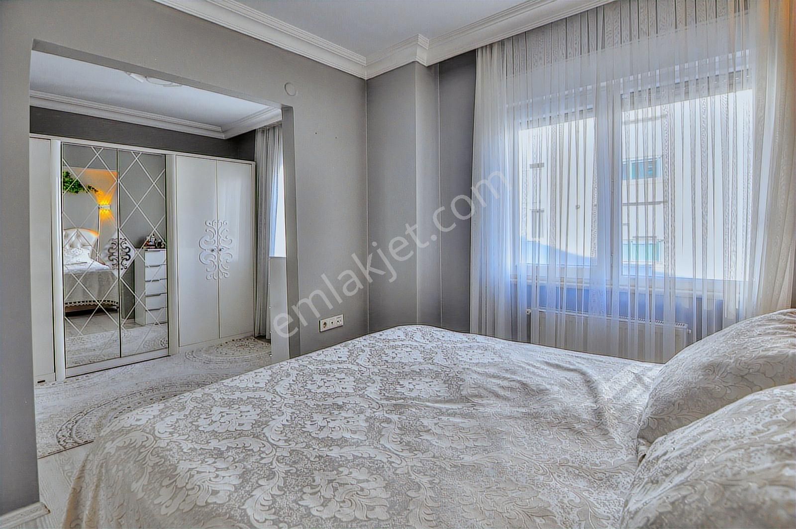 Yenigünde Şık Tasarımlı 5+1 Dubleks İki Daire Olarak Kullanım - Görsel 12