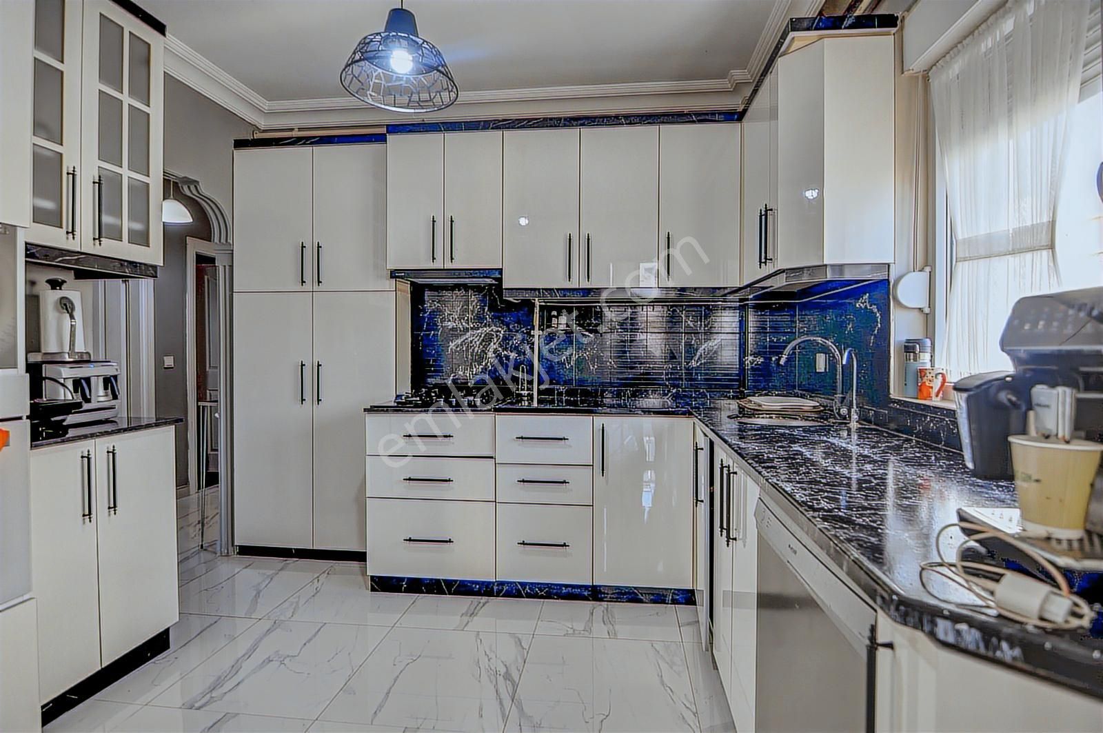 Yenigünde Şık Tasarımlı 5+1 Dubleks İki Daire Olarak Kullanım - Görsel 21