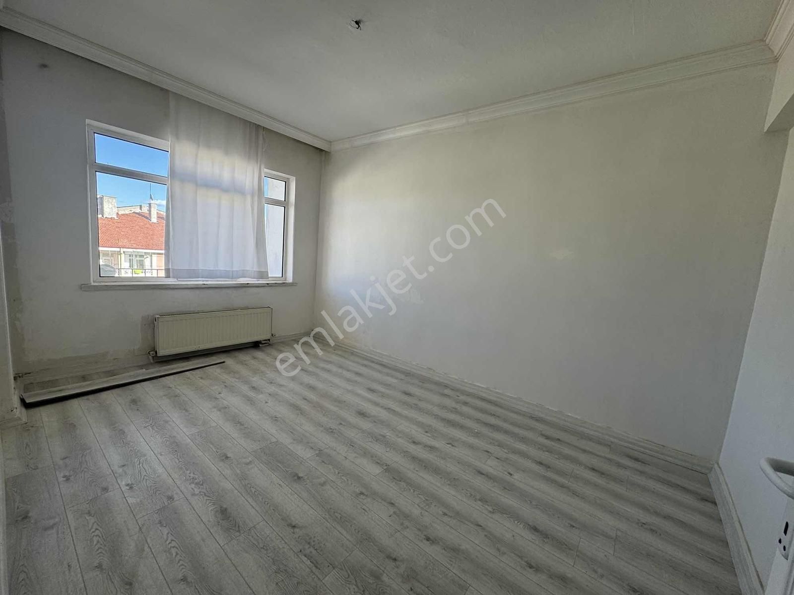 Tepebaşında Cadde Sırtı Metro Yakını Kiralık Daire - Görsel 7