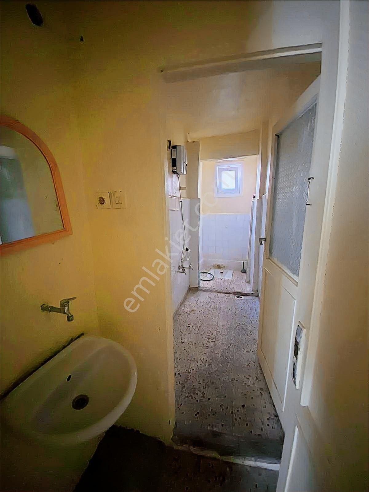Tuna Mah. 2+1 Doğalgaz Sobalı 1. Kat Kiralık Daire - Görsel 5