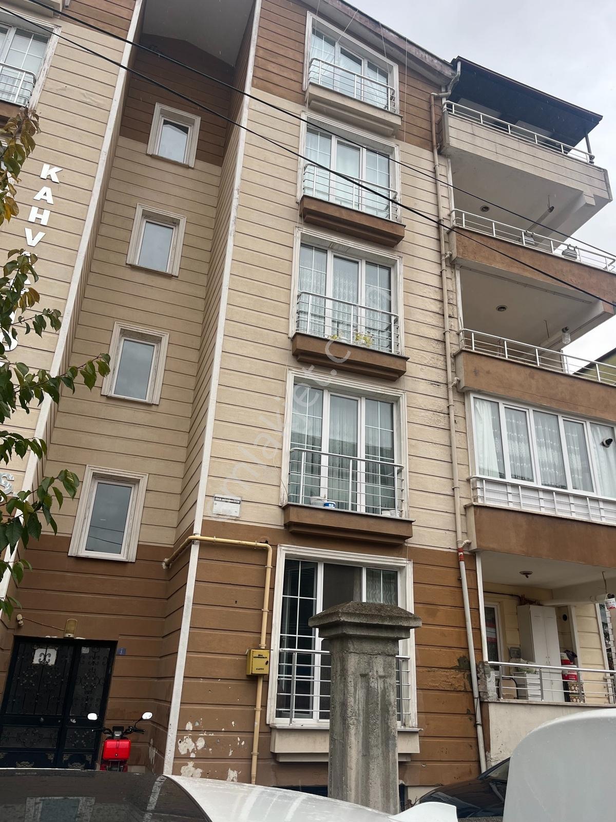 2+1 Satılık 3 Cepheli Yüksek Giriş Çift Balkonlu Daire - Görsel 2