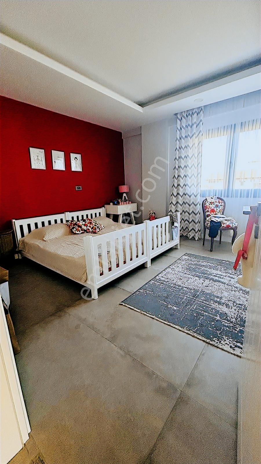 Şirinköy De Özel Tasarımlı Havuzlu Satılık Villa - Görsel 30