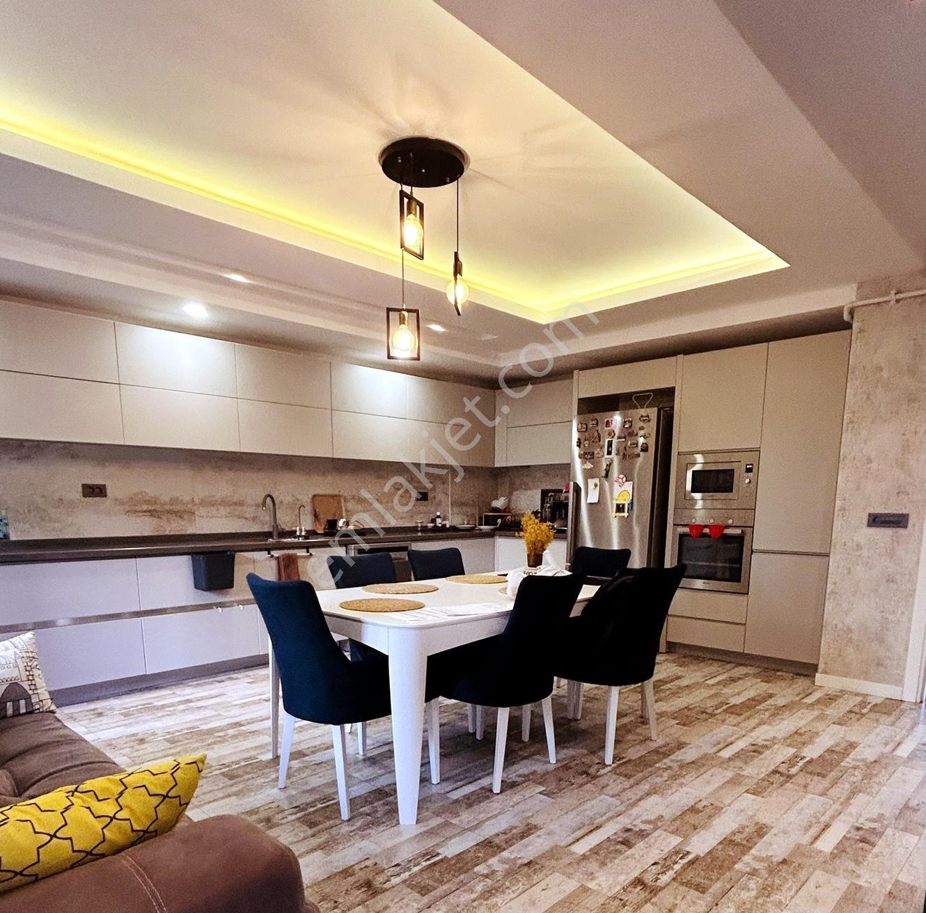Şirinköy De Özel Tasarımlı Havuzlu Satılık Villa - Görsel 8