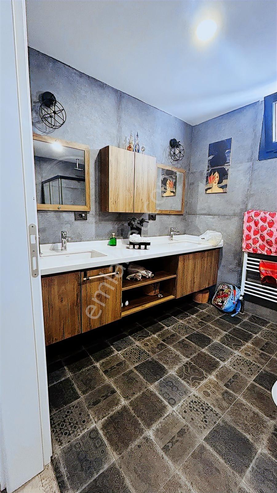 Şirinköy De Özel Tasarımlı Havuzlu Satılık Villa - Görsel 22
