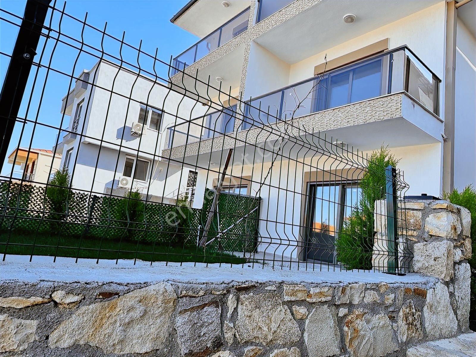 Foça Kazım Dirik Mah. Kiralık 3+1 Bahçeli Dubleks Daire - Görsel 7