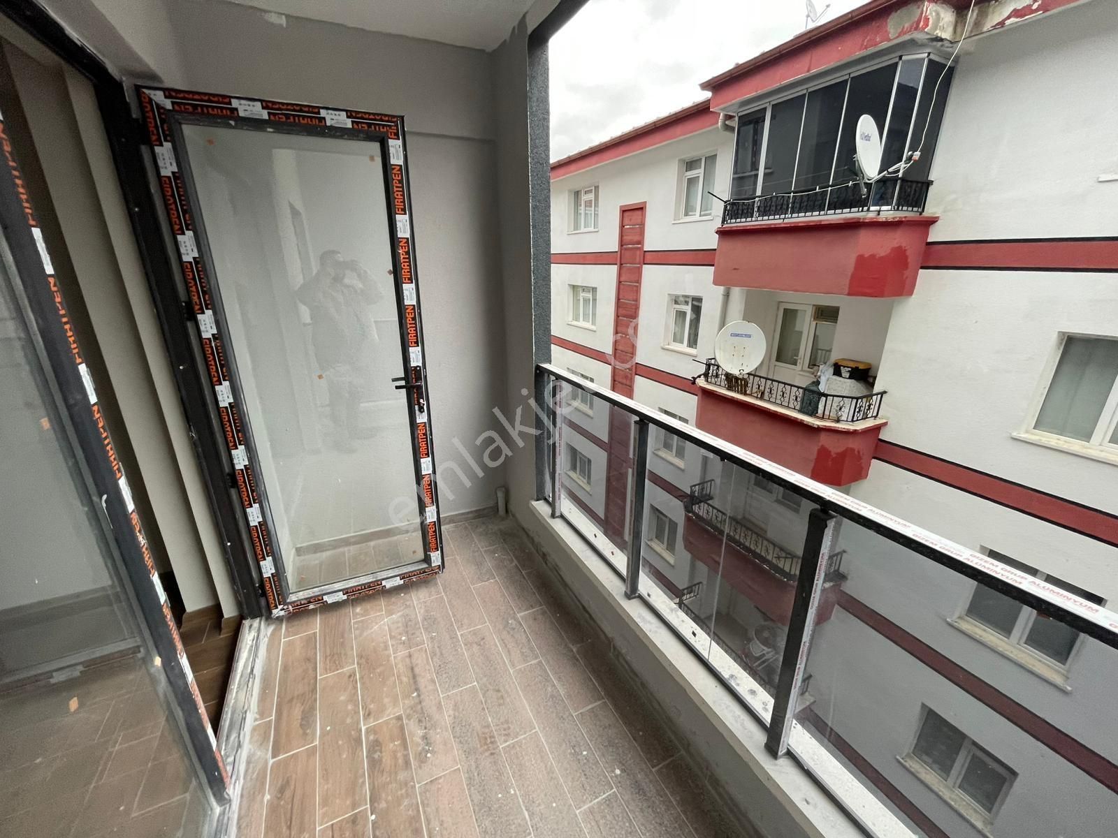 Akçay Mah. Merkezi Konumda Sıfır 1+1 Daire - Görsel 7