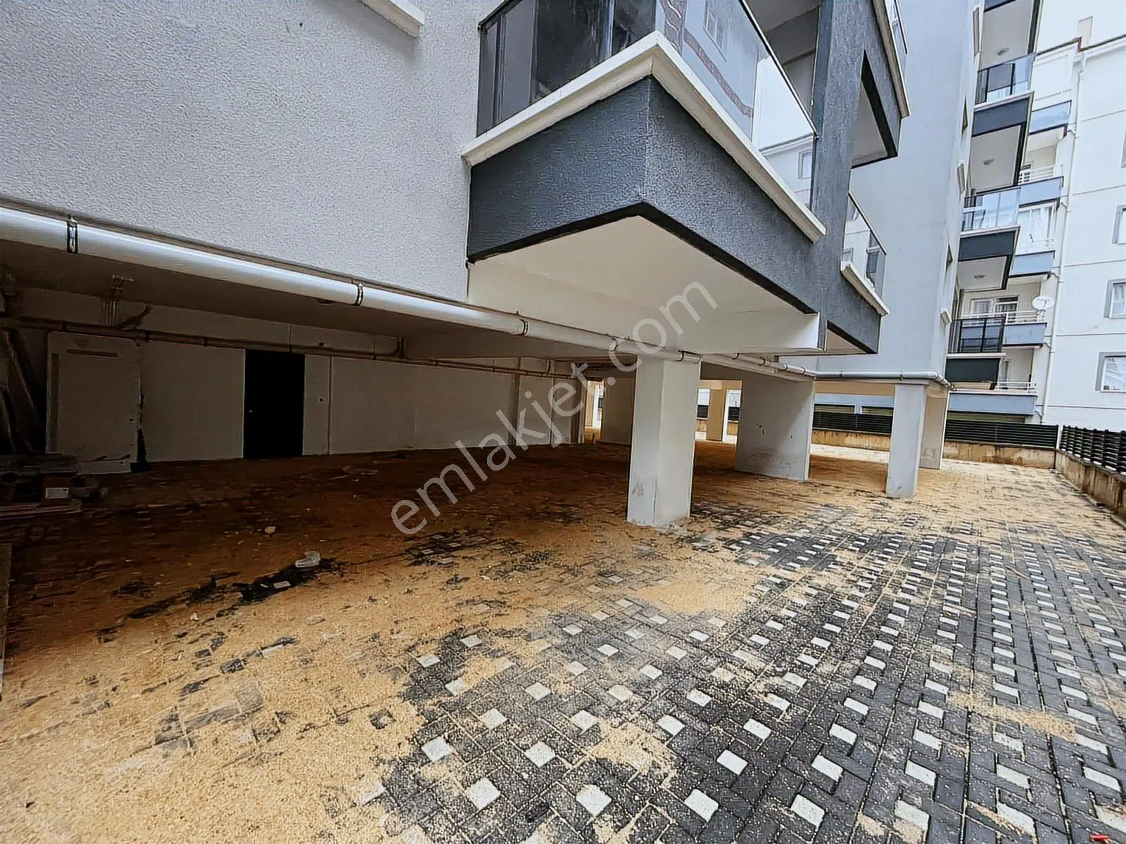 Akçay Mah. Merkezi Konumda Sıfır 1+1 Daire - Görsel 8