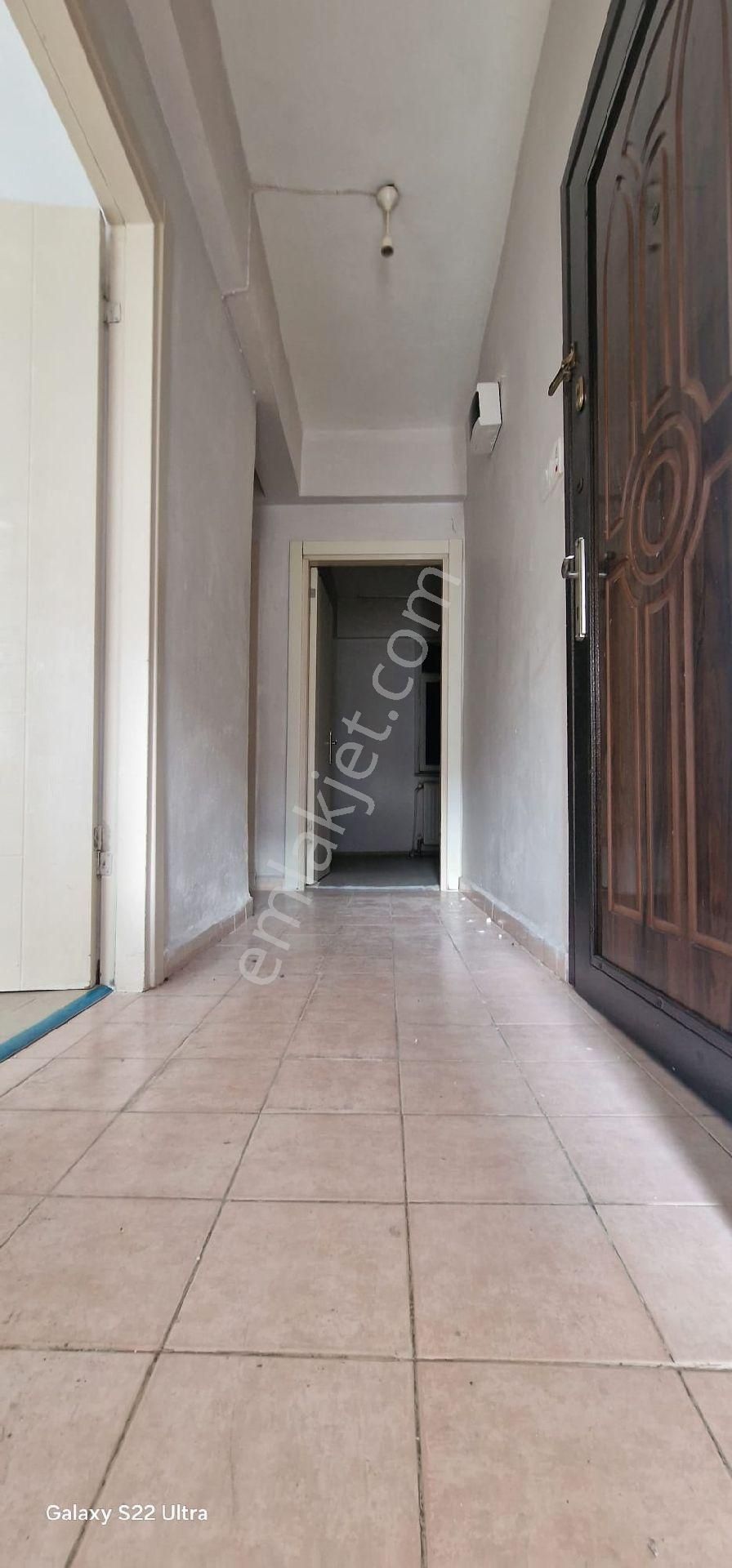 S.evler Merkezde Metrobuse 10dk.2+1 85m2 Arakat 4.kat Kiralik Daire - Görsel 15