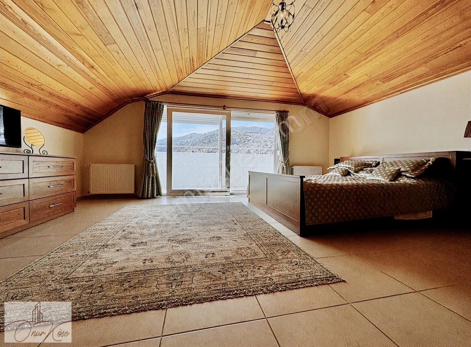 Alanya Merkezde 5+2 Full Deniz Ve Kale Manzaralı Özel Daire - Görsel 18