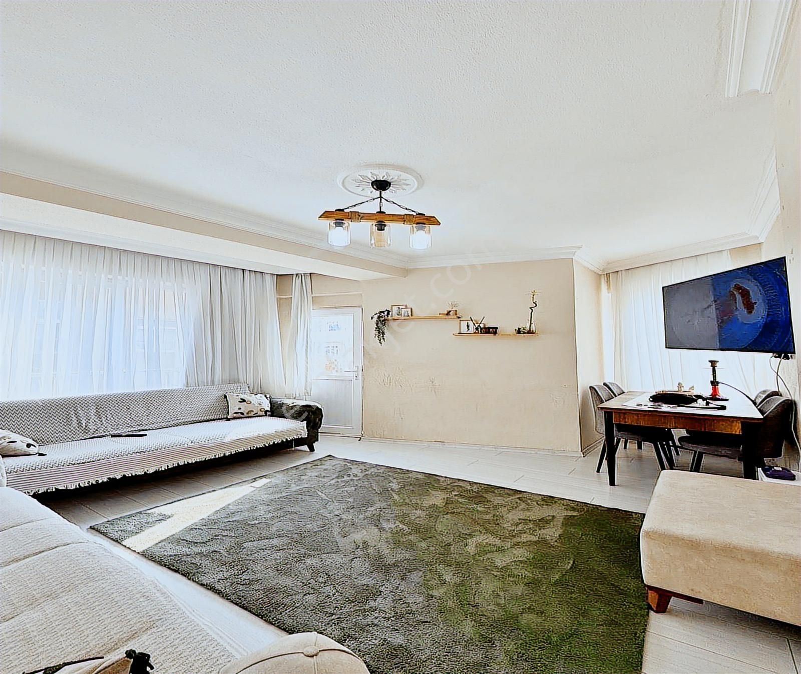 Esenyurt Kıraç Osmangazi Mahallesinde 2.kat 100m2 3.180.000 Tl