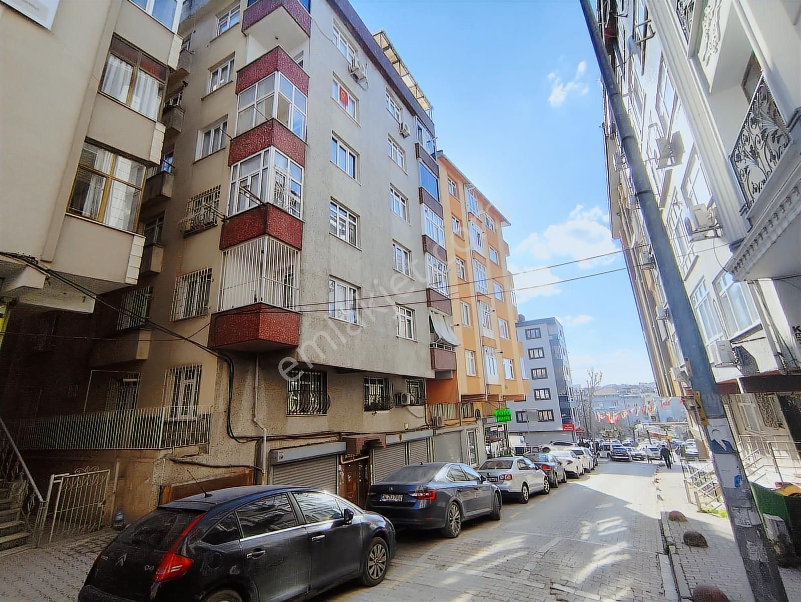 Azmir'den Siyavuşpaşada Satılık 2+1 Asansörlü 96 Yapımı Daire - Görsel 4