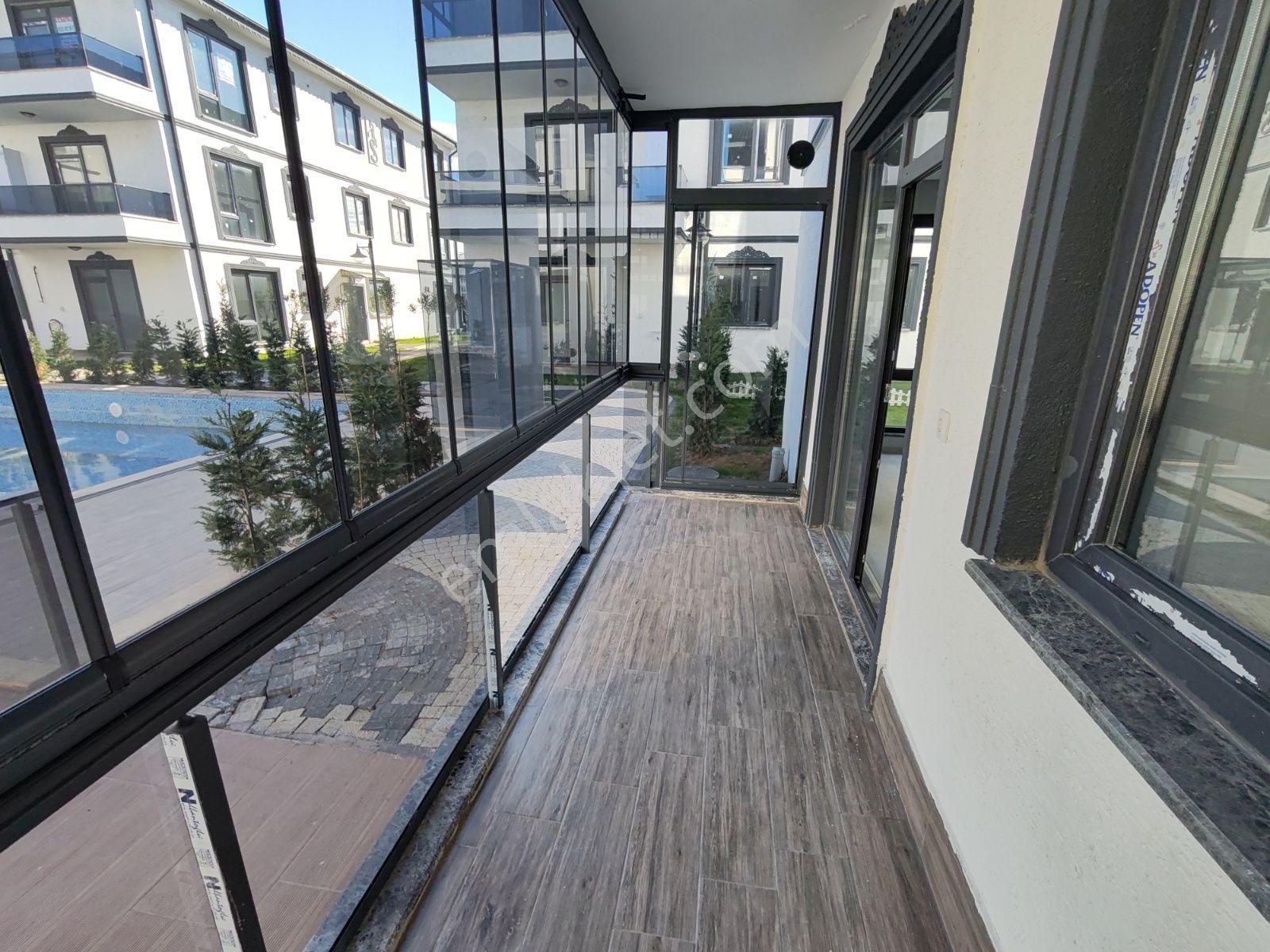 Müstakil Bahçeli Havuz Cephe 2+1 Sıfır Amerikan Mutfak Kiralık - Görsel 35