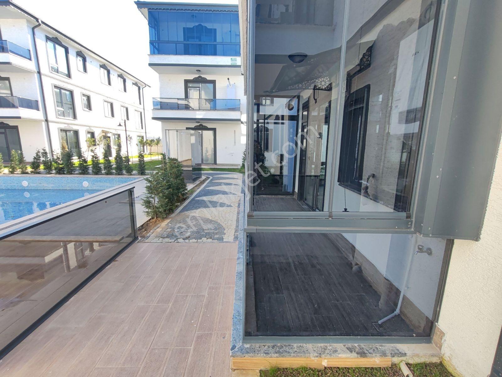 Müstakil Bahçeli Havuz Cephe 2+1 Sıfır Amerikan Mutfak Kiralık - Görsel 8