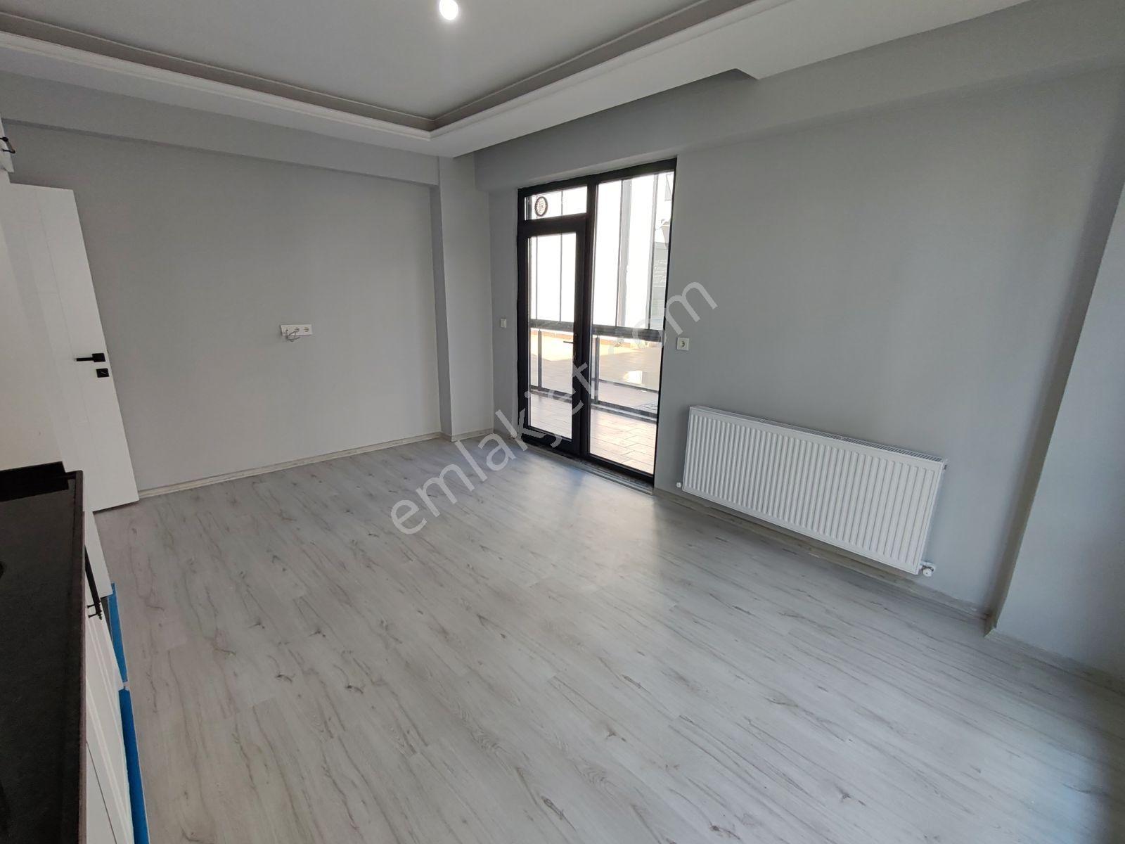 Müstakil Bahçeli Havuz Cephe 2+1 Sıfır Amerikan Mutfak Kiralık - Görsel 15
