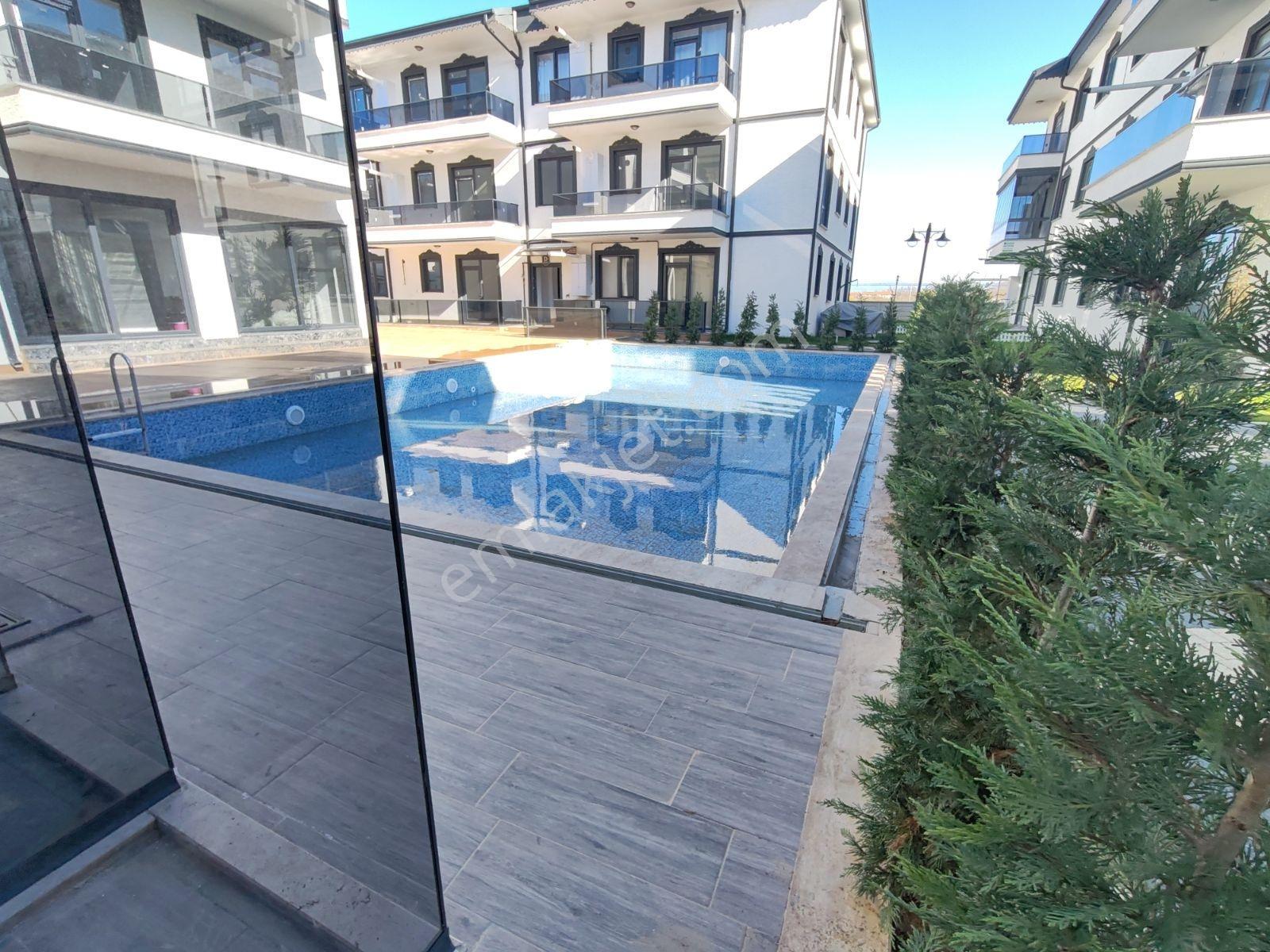 Müstakil Bahçeli Havuz Cephe 2+1 Sıfır Amerikan Mutfak Kiralık - Görsel 31