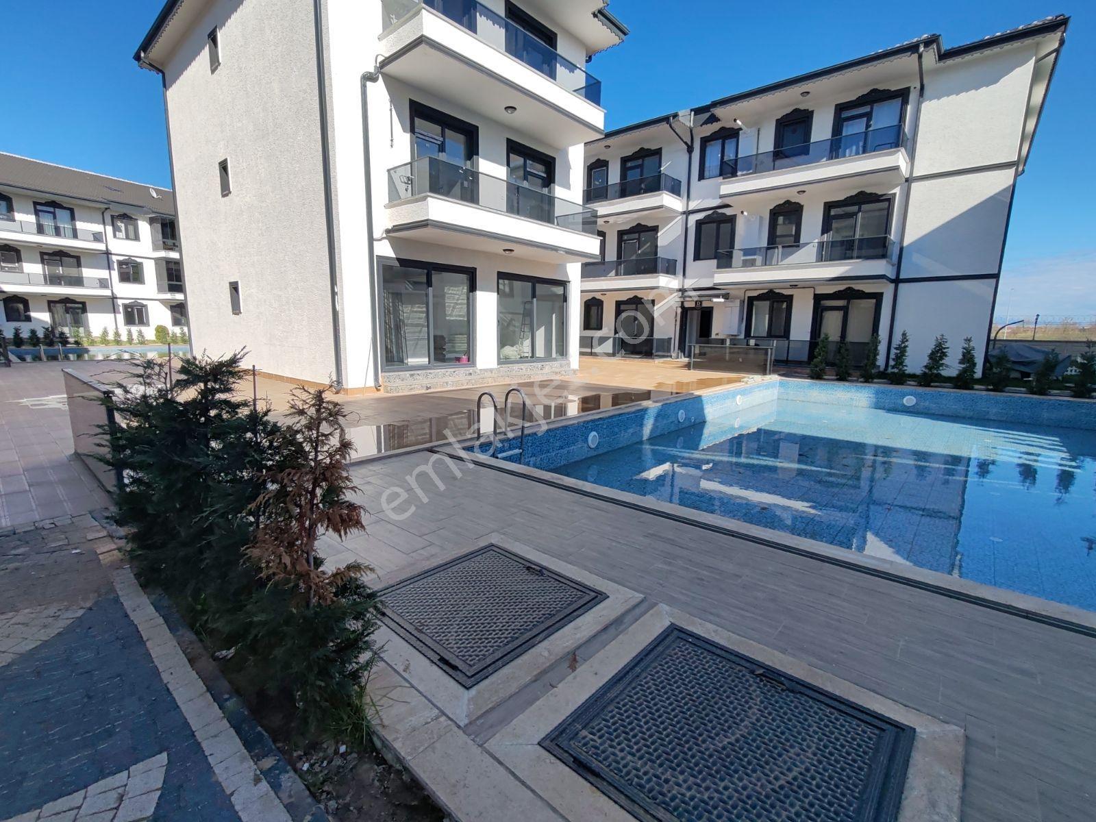 Müstakil Bahçeli Havuz Cephe 2+1 Sıfır Amerikan Mutfak Kiralık - Görsel 29