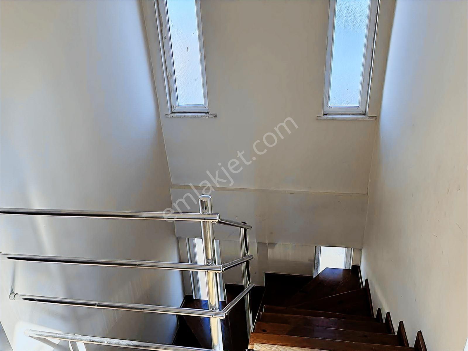 Remax Anka'dan Satılık Salkım Sitesinde Villa - Görsel 25