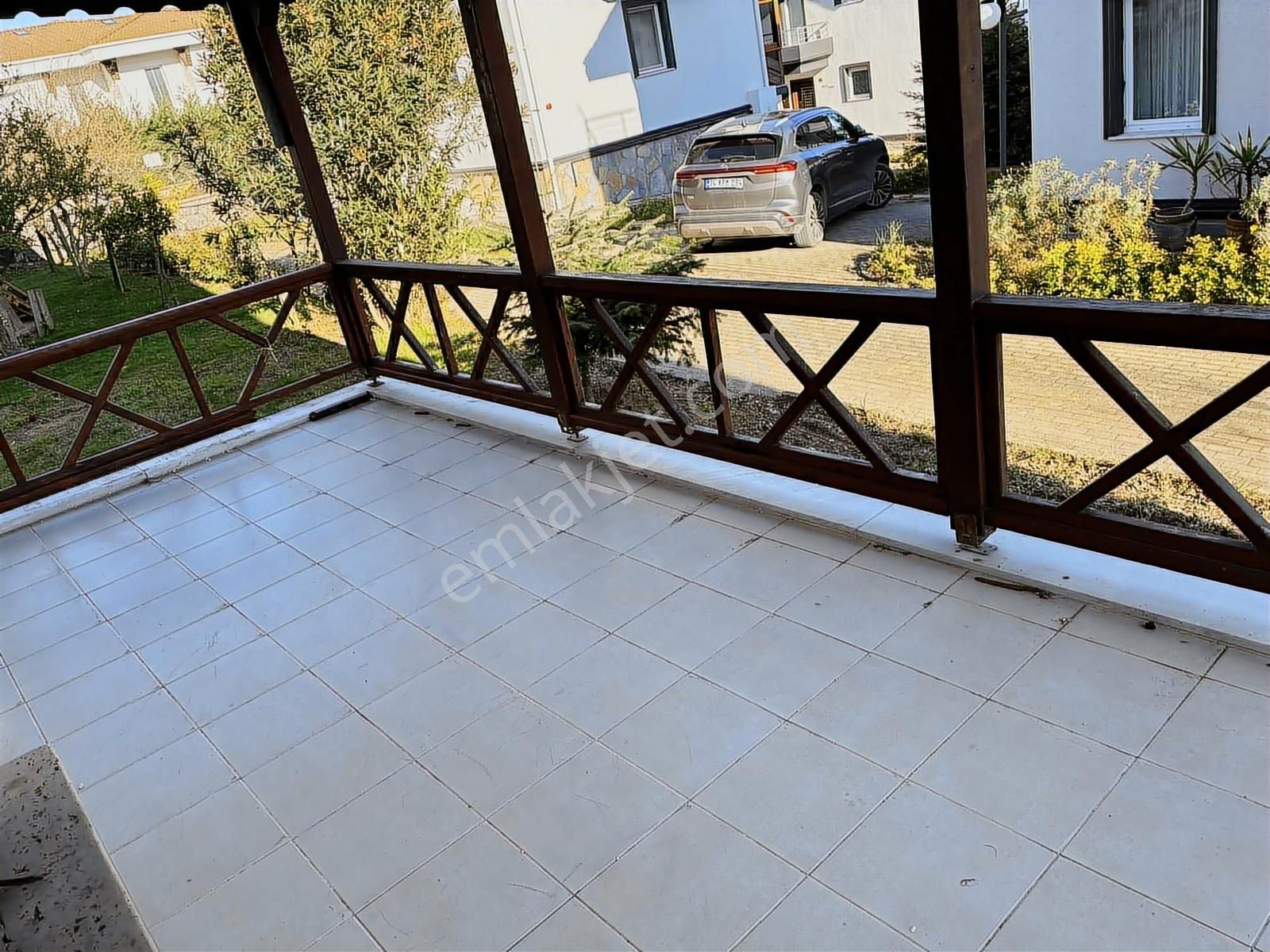Remax Anka'dan Satılık Salkım Sitesinde Villa - Görsel 10
