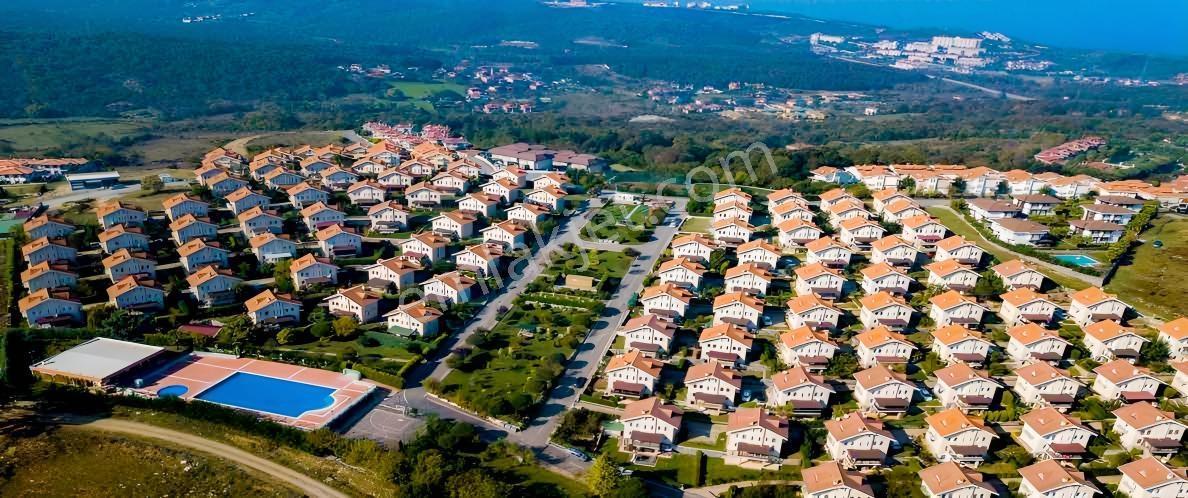 Remax Anka'dan Salkım Sitesi 4+1 Müstakil Bahçeli Satılık Villa