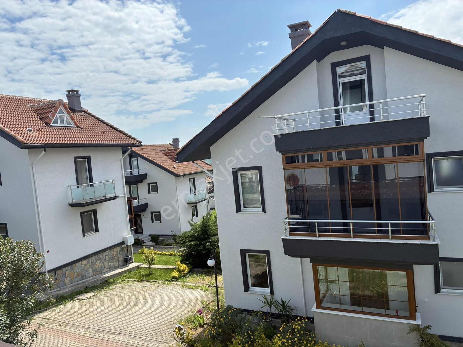 Remax Anka'dan Salkım Sitesi 4+1 Müstakil Bahçeli Satılık Villa - Görsel 3