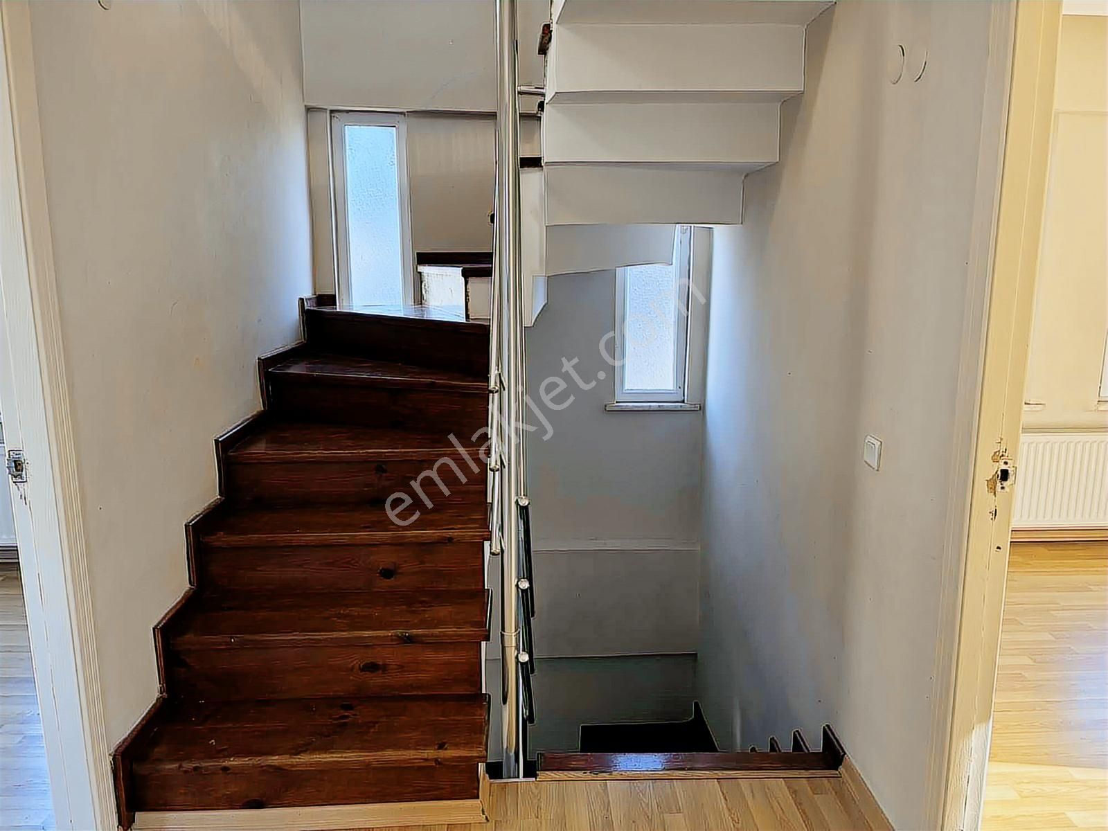 Remax Anka'dan Satılık Salkım Sitesinde Villa - Görsel 4