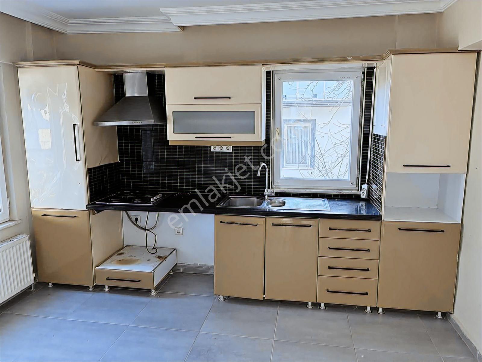 Remax Anka'dan Satılık Salkım Sitesinde Villa - Görsel 11