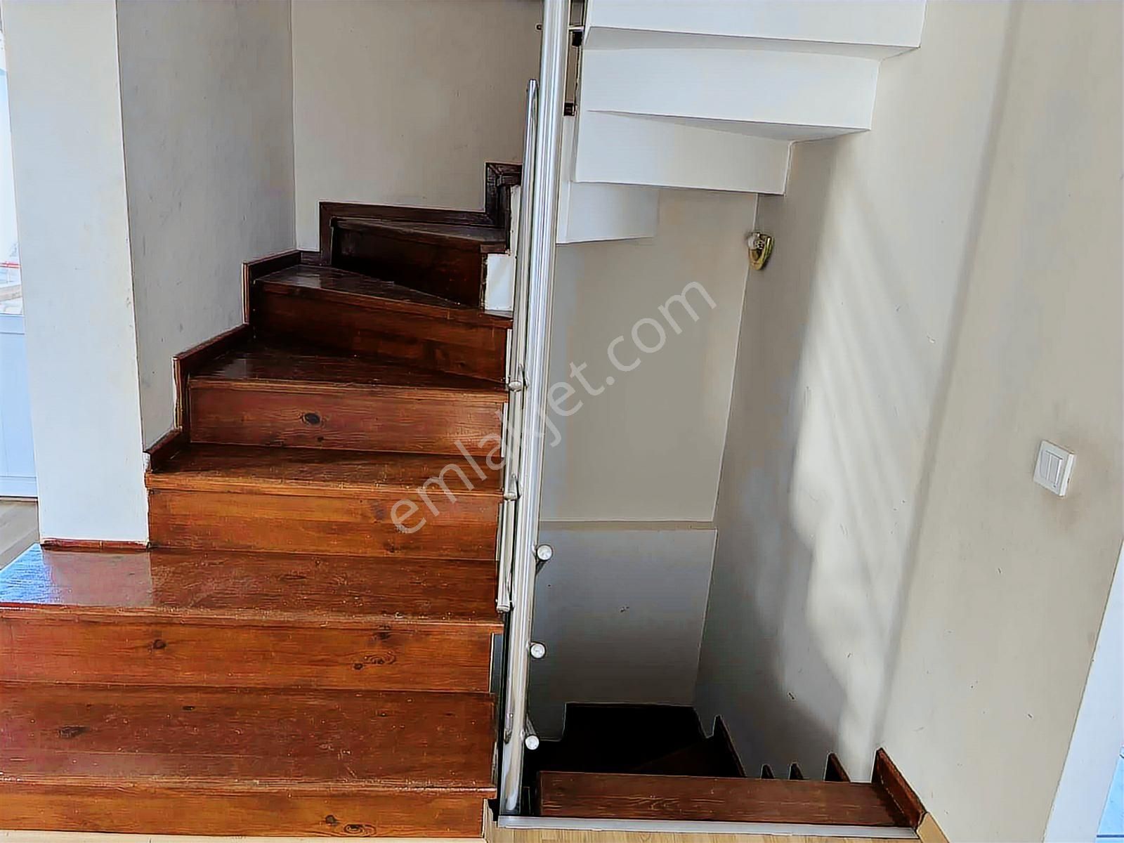 Remax Anka'dan Satılık Salkım Sitesinde Villa - Görsel 19