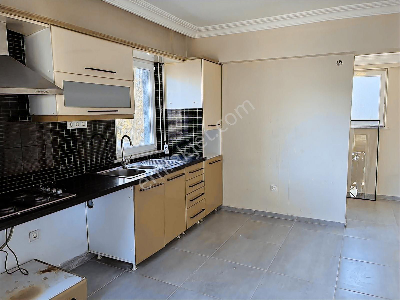 Remax Anka'dan Satılık Salkım Sitesinde Villa - Görsel 8