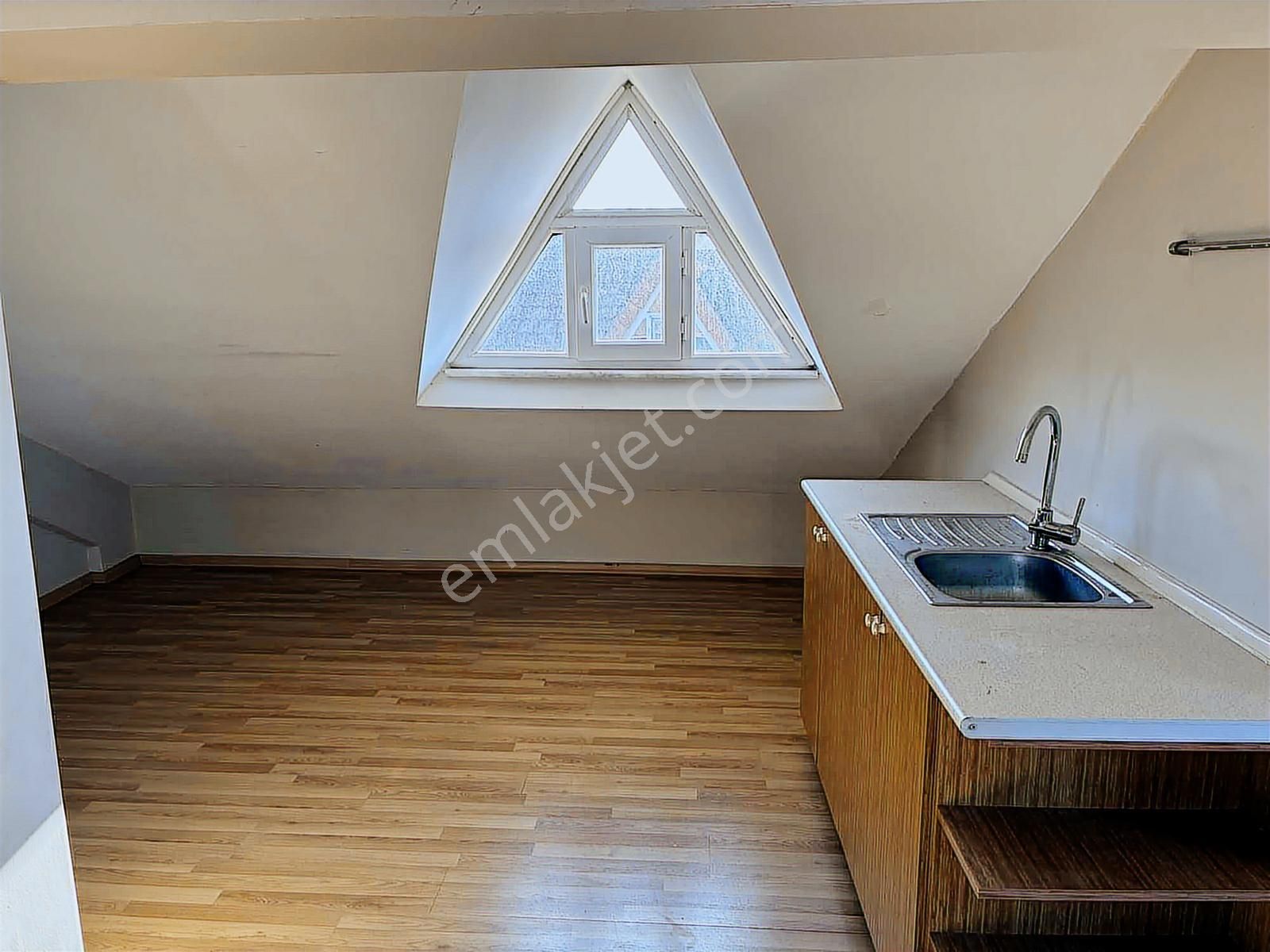 Remax Anka'dan Satılık Salkım Sitesinde Villa - Görsel 14