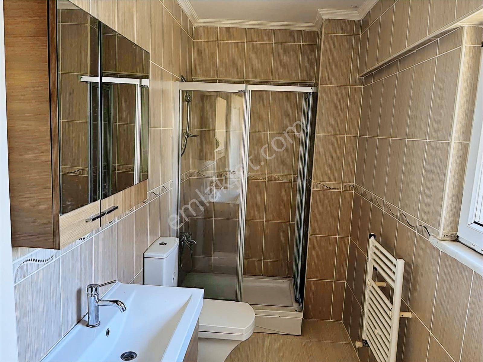 Remax Anka'dan Satılık Salkım Sitesinde Villa - Görsel 33