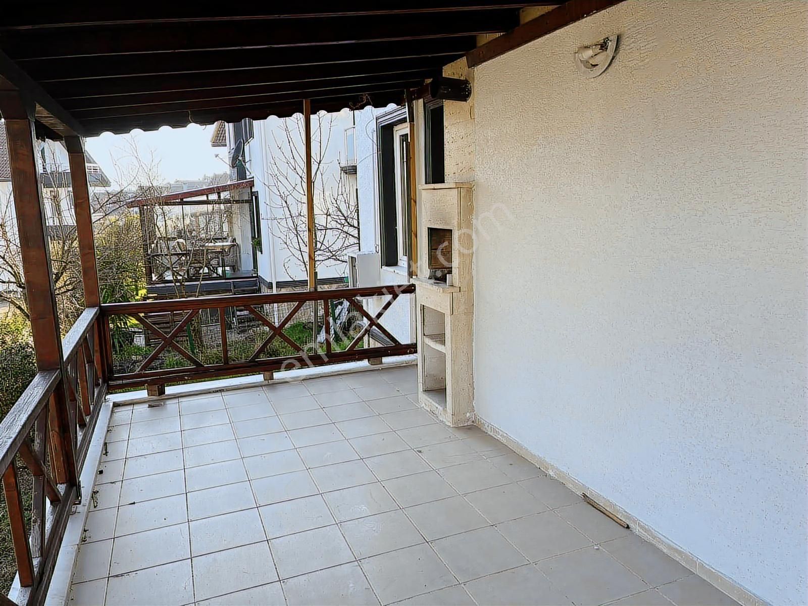 Remax Anka'dan Satılık Salkım Sitesinde Villa - Görsel 2